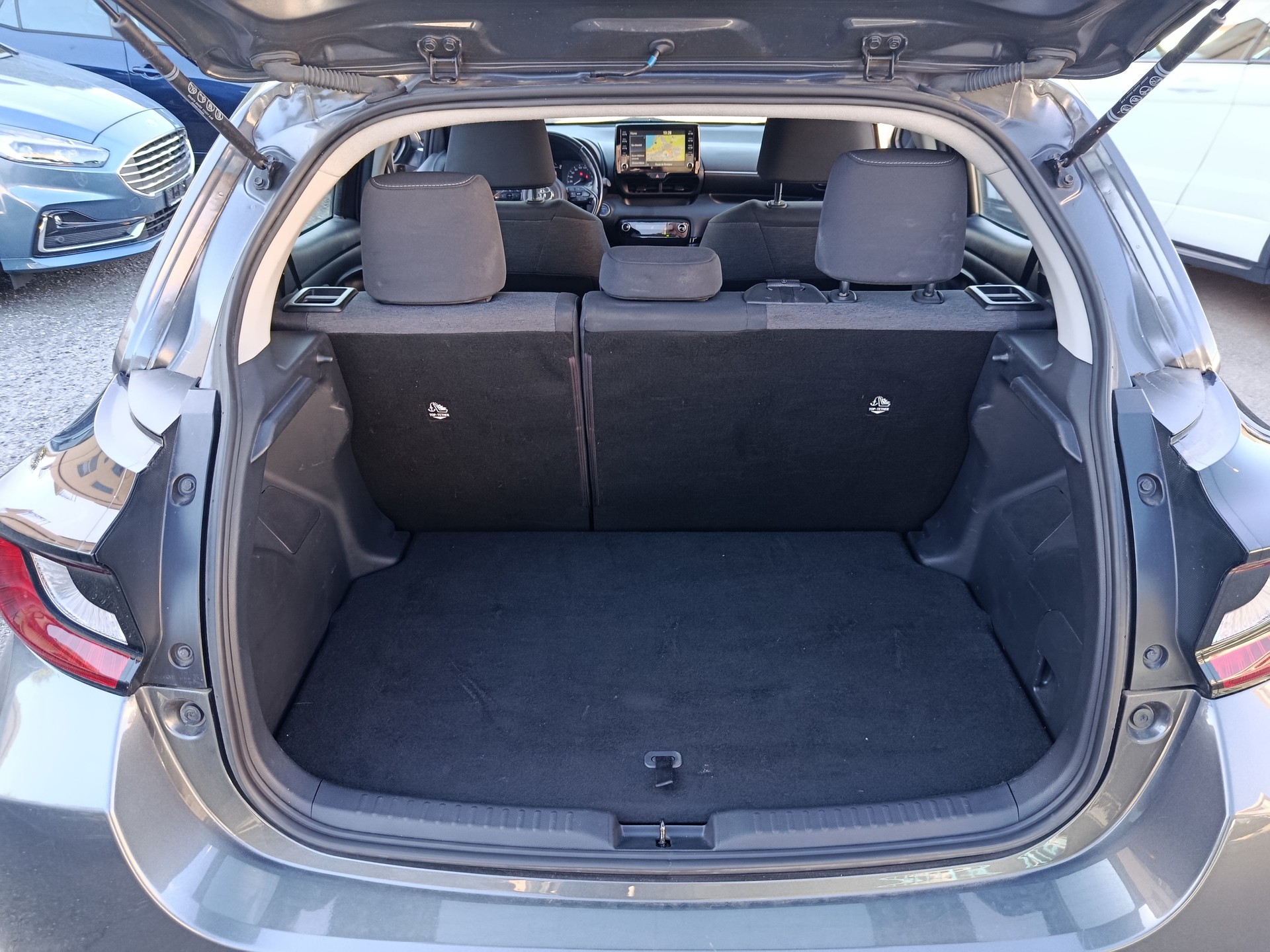 TOYOTA Yaris 1.5 Trend e-CVT-image-3