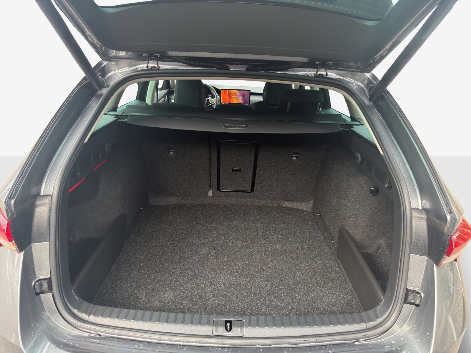 SKODA Octavia Combi 1.5 TSI mHEV DSG Dynamic-image-12