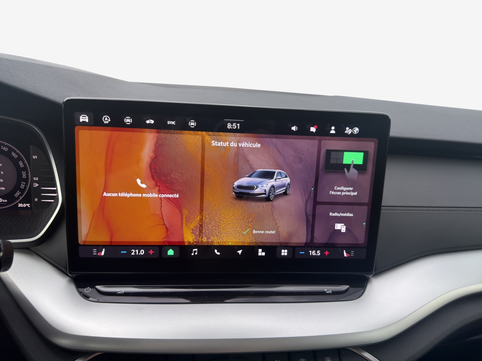 SKODA Octavia Combi 1.5 TSI mHEV DSG Dynamic-image-13