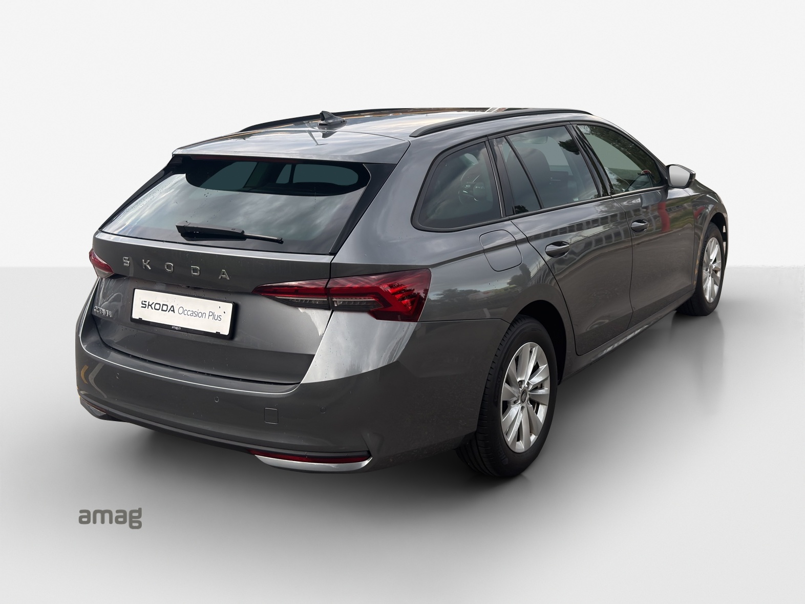 SKODA Octavia Combi 1.5 TSI mHEV DSG Dynamic-image-4
