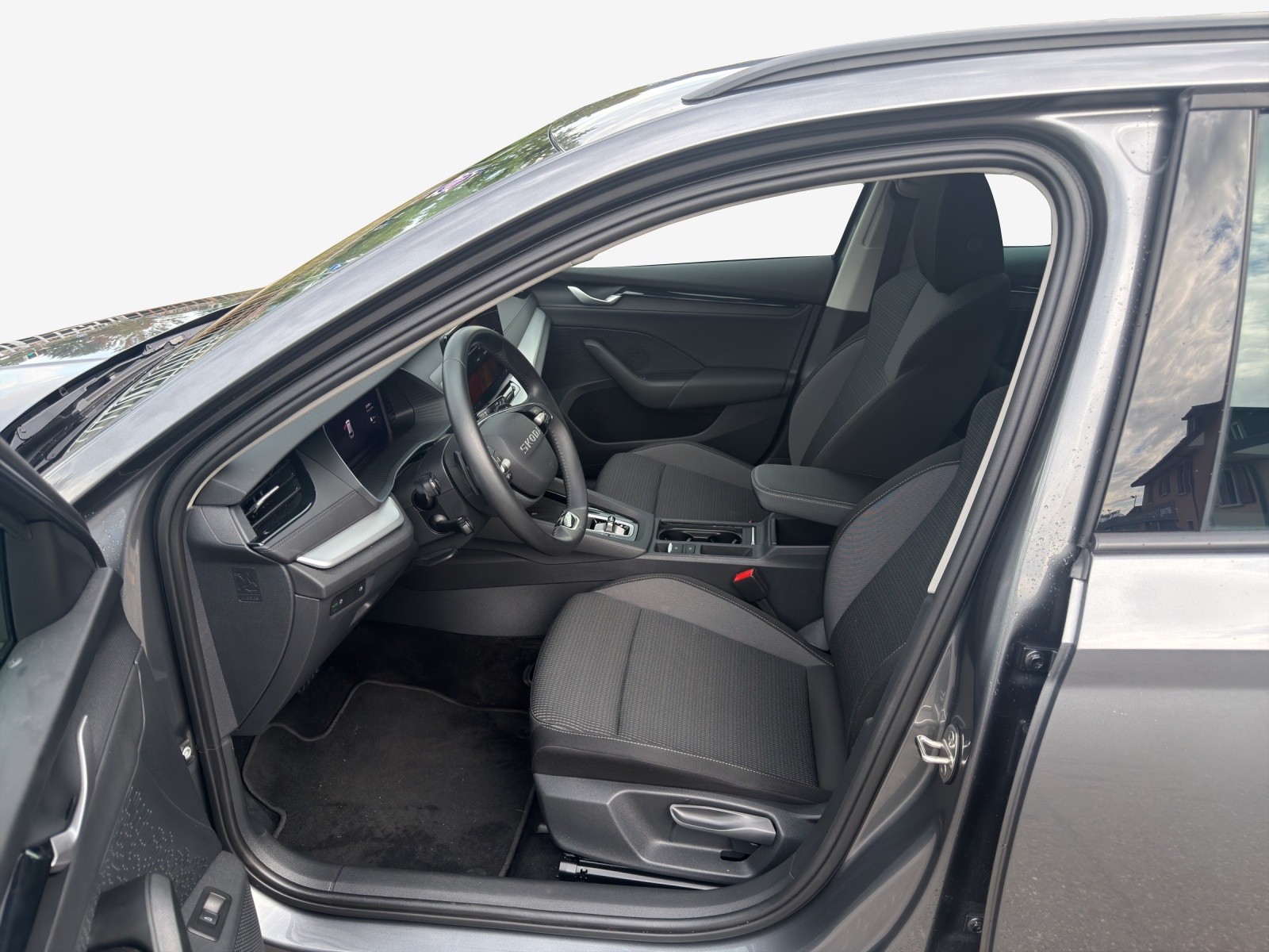 SKODA Octavia Combi 1.5 TSI mHEV DSG Dynamic-image-7