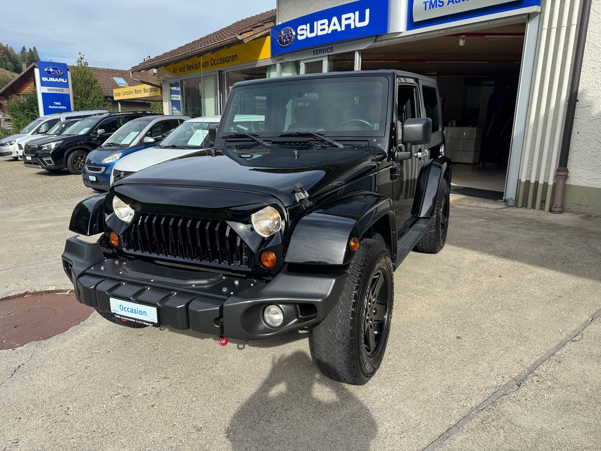 JEEP Wrangler 3.8 Sahara Automatic-image-2