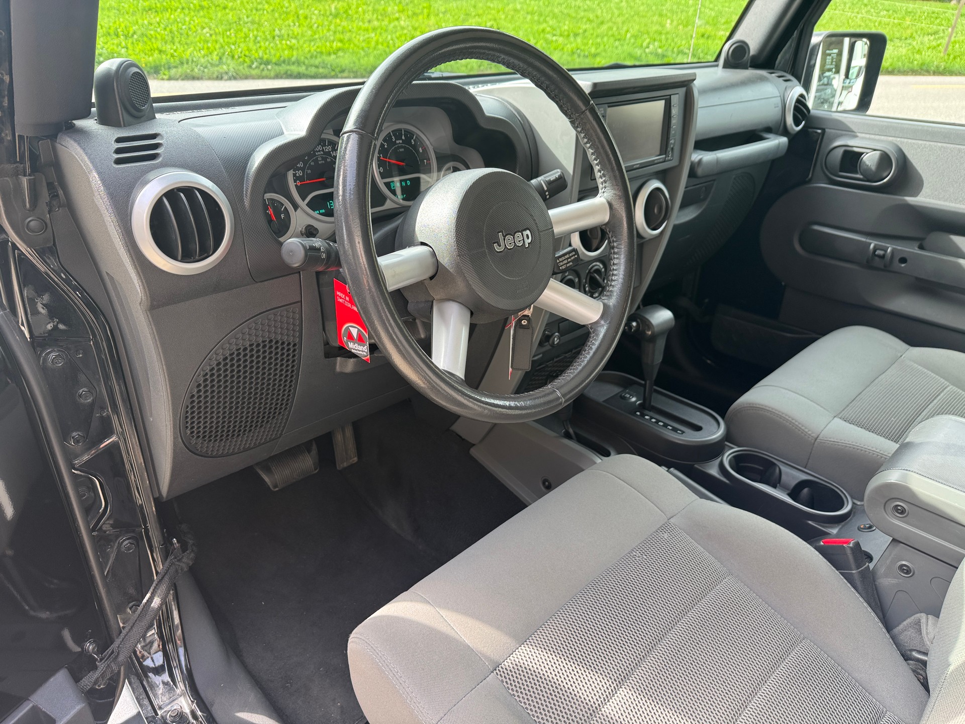 JEEP Wrangler 3.8 Sahara Automatic-image-10
