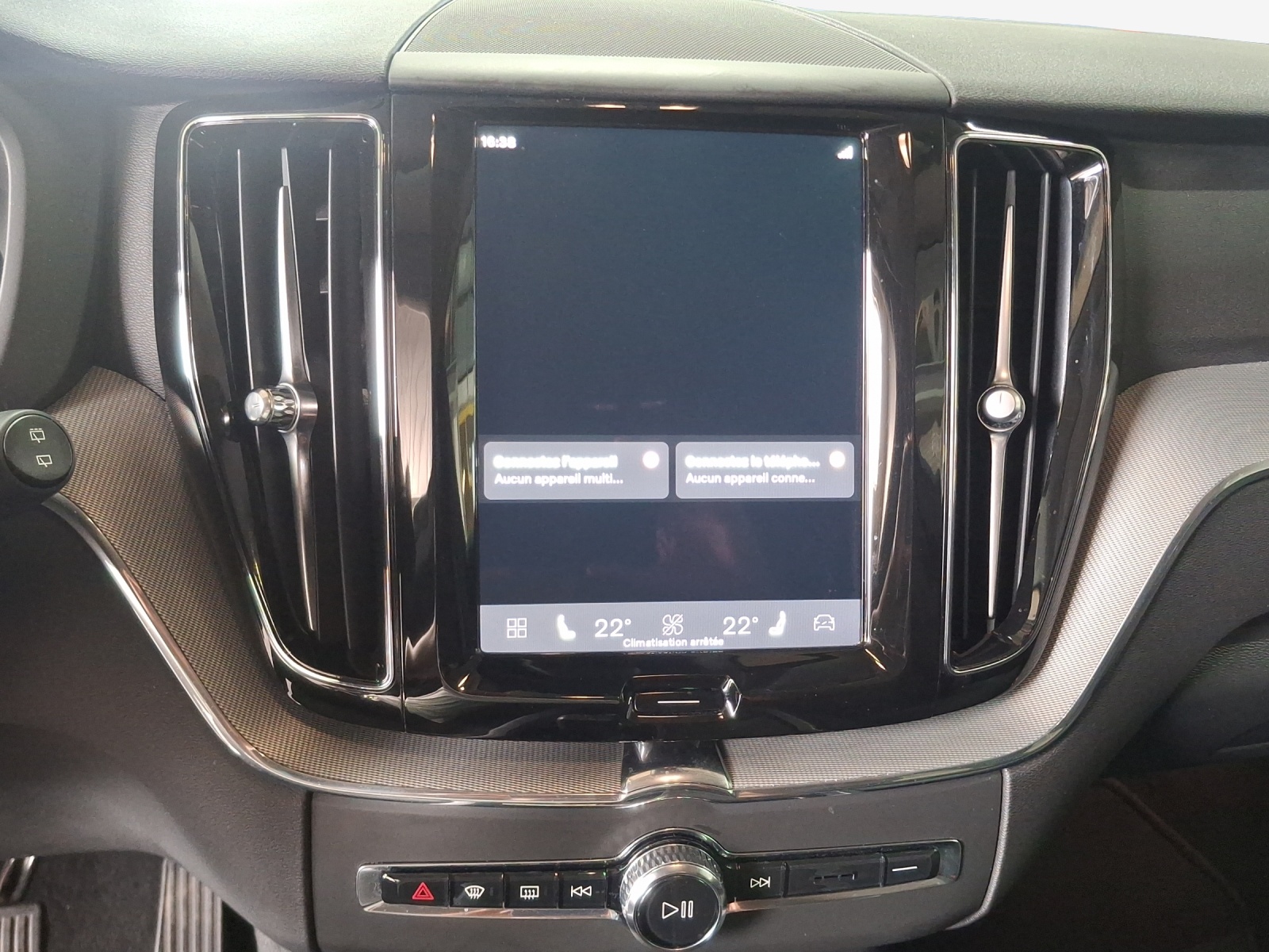 VOLVO XC60 B5 Benzin Mild Hybrid AWD Plus Dark Geartronic-image-9