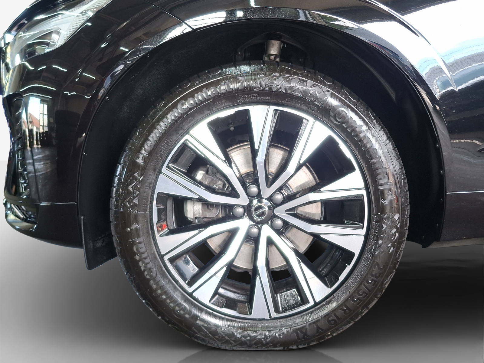 VOLVO XC60 B5 Benzin Mild Hybrid AWD Plus Dark Geartronic-image-14
