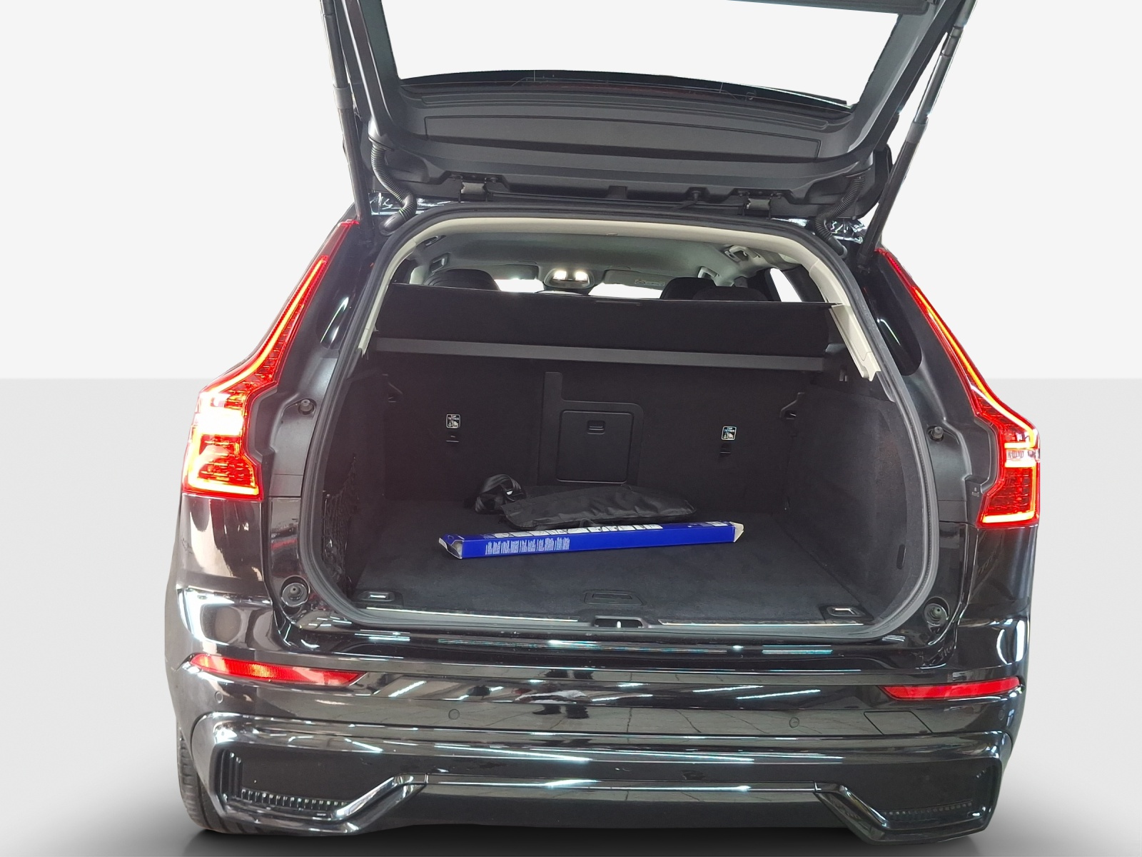 VOLVO XC60 B5 Benzin Mild Hybrid AWD Plus Dark Geartronic-image-12