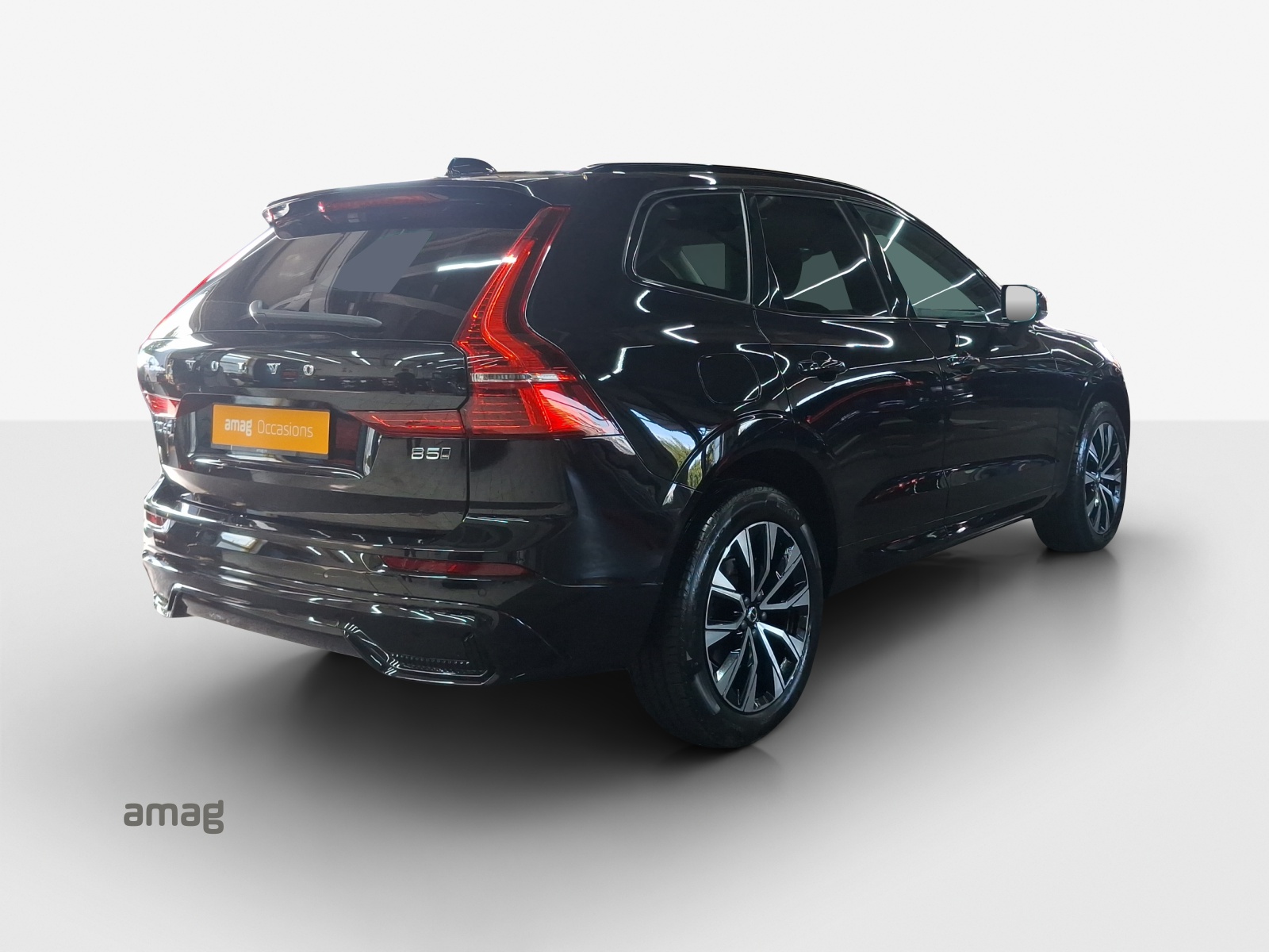 VOLVO XC60 B5 Benzin Mild Hybrid AWD Plus Dark Geartronic-image-4