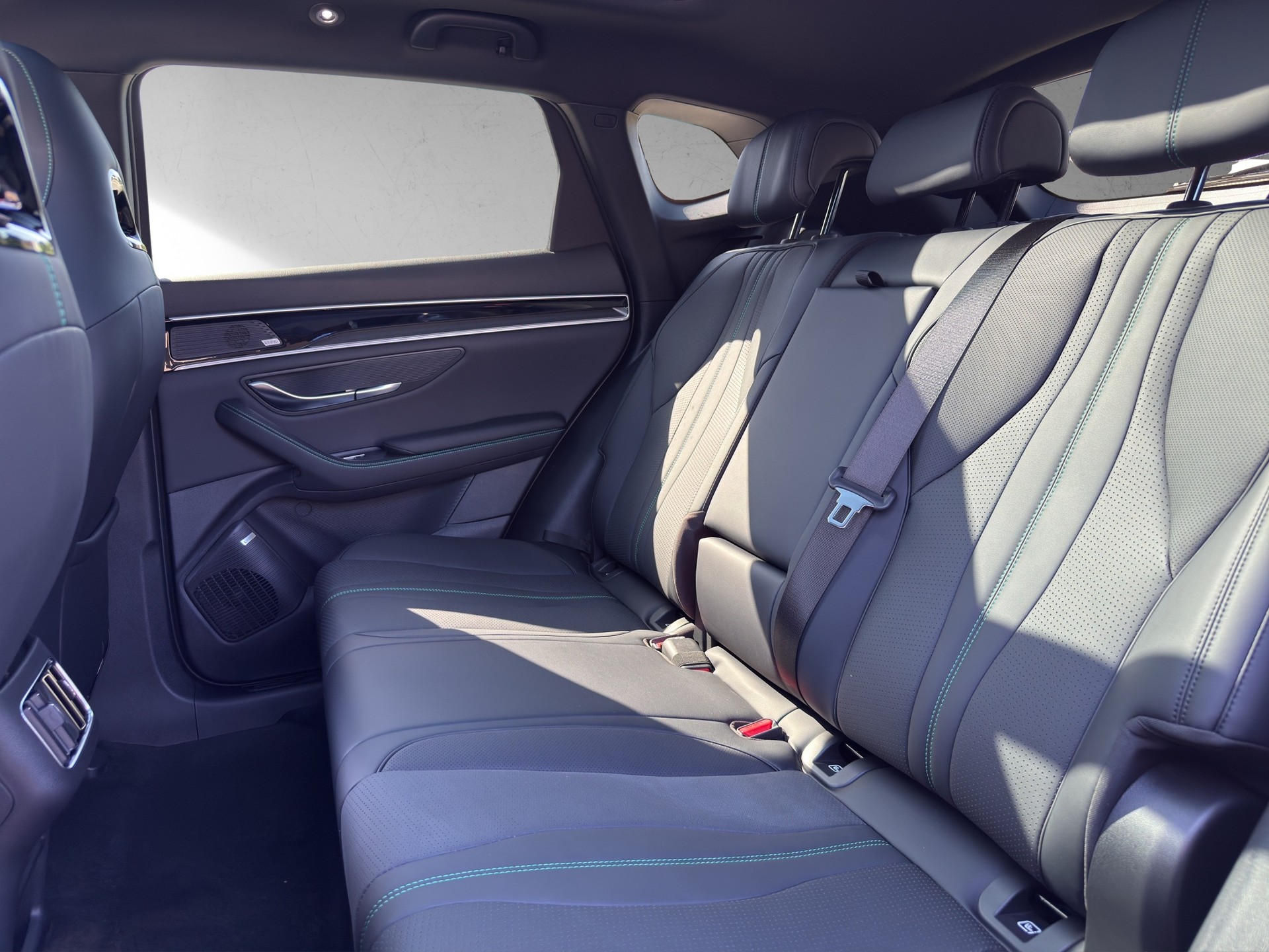 BYD Seal U DM-i Design AWD-image-9