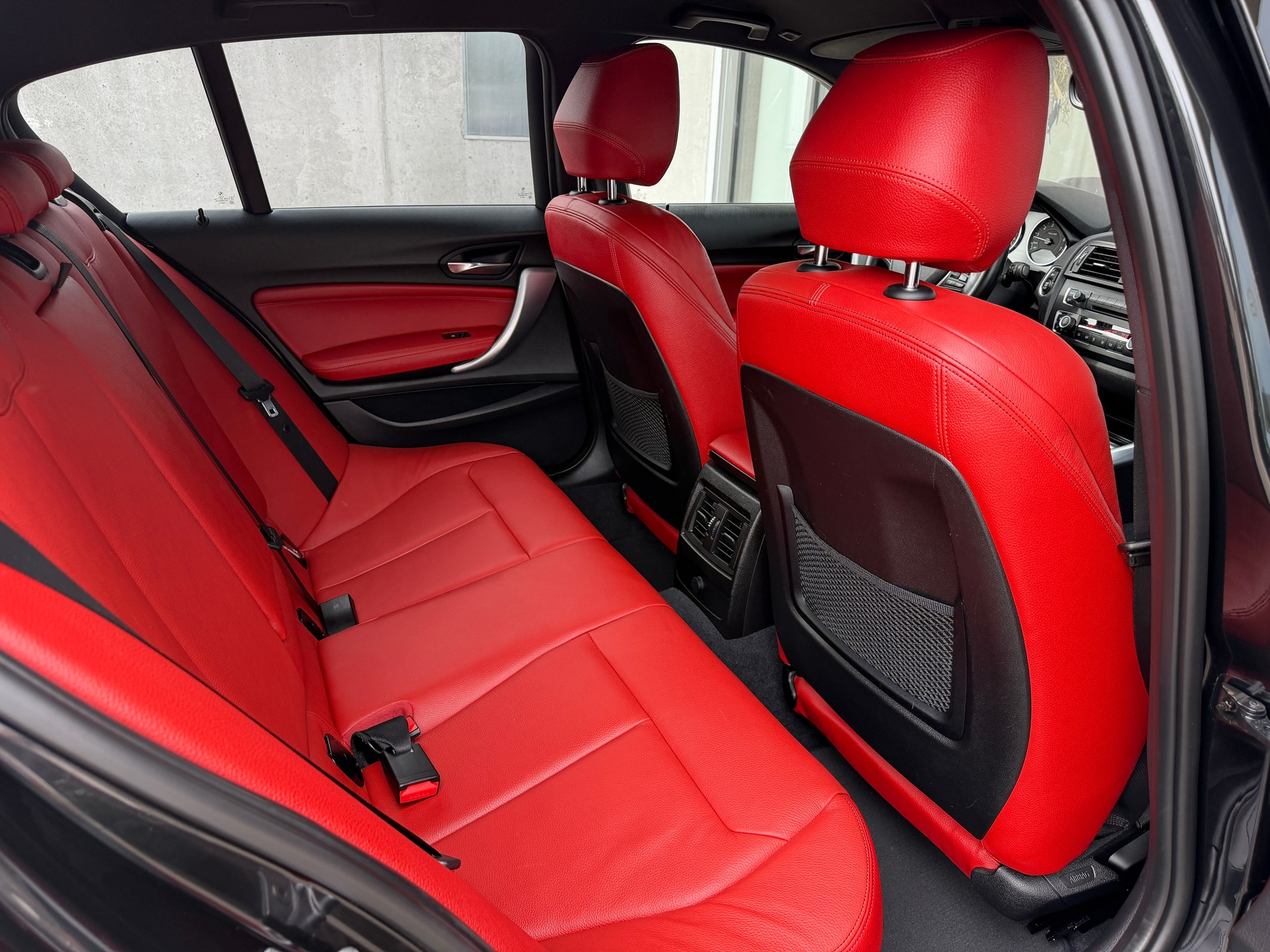 BMW M135i xDrive Steptronic-image-12