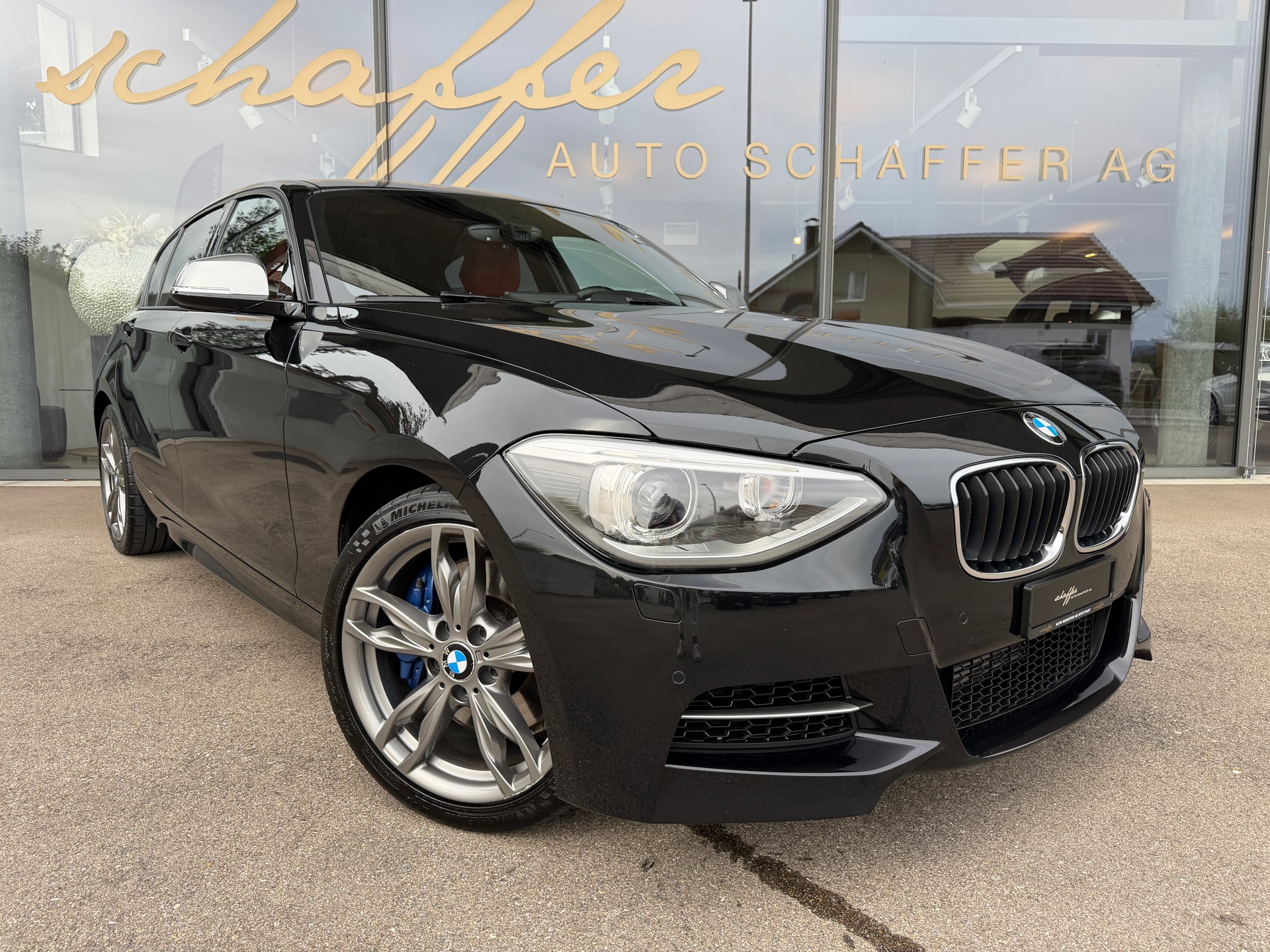 BMW M135i xDrive Steptronic-image-3