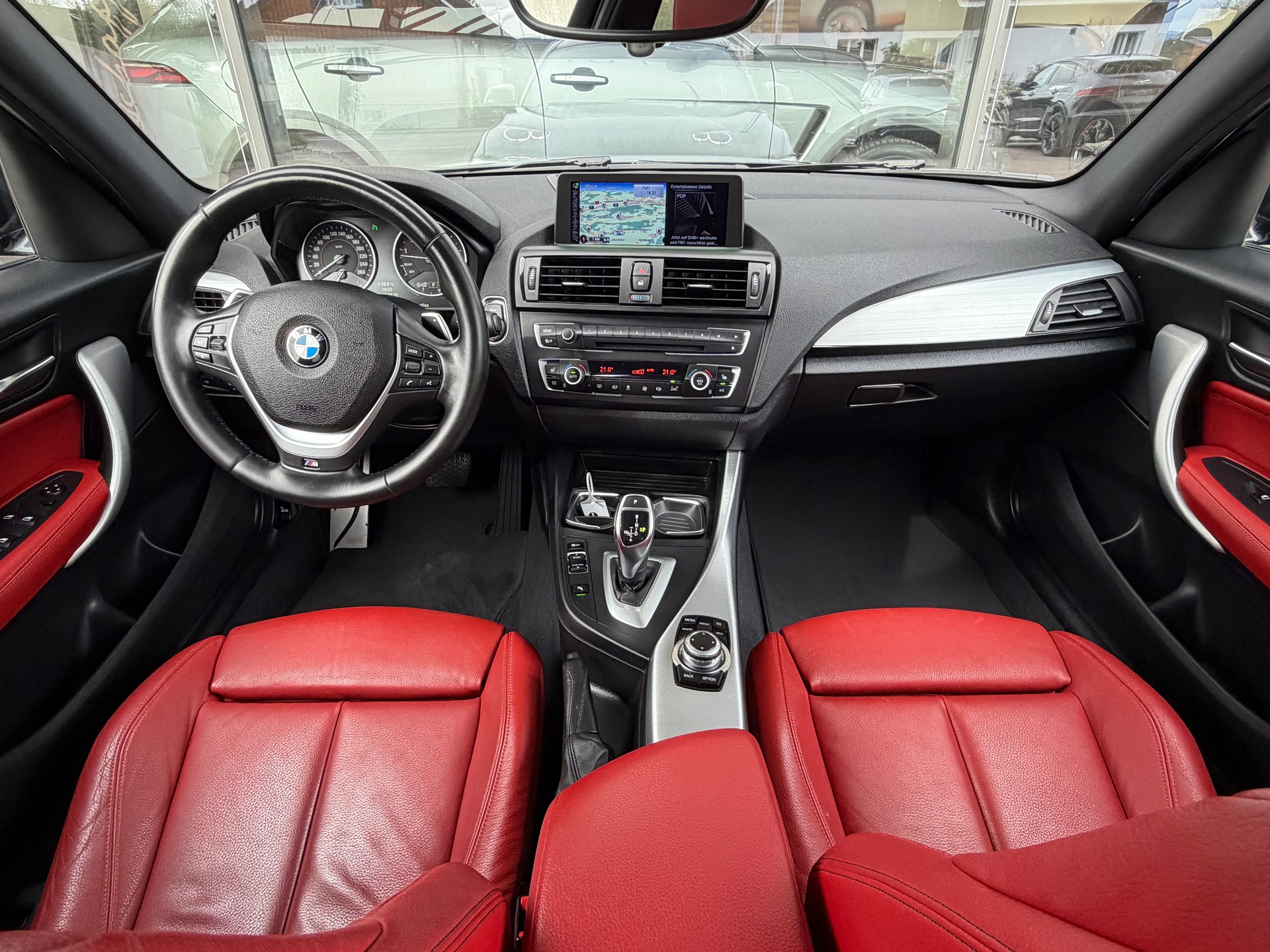 BMW M135i xDrive Steptronic-image-15