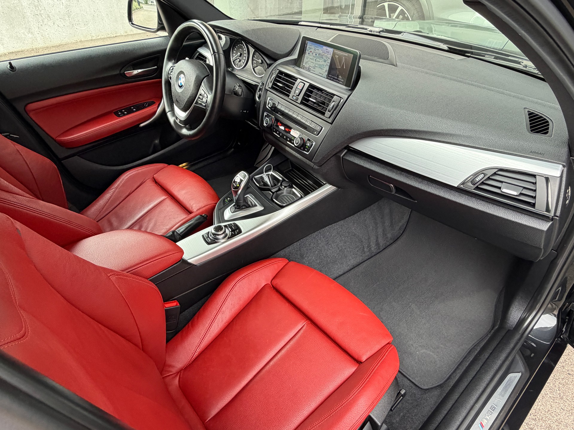 BMW M135i xDrive Steptronic-image-14