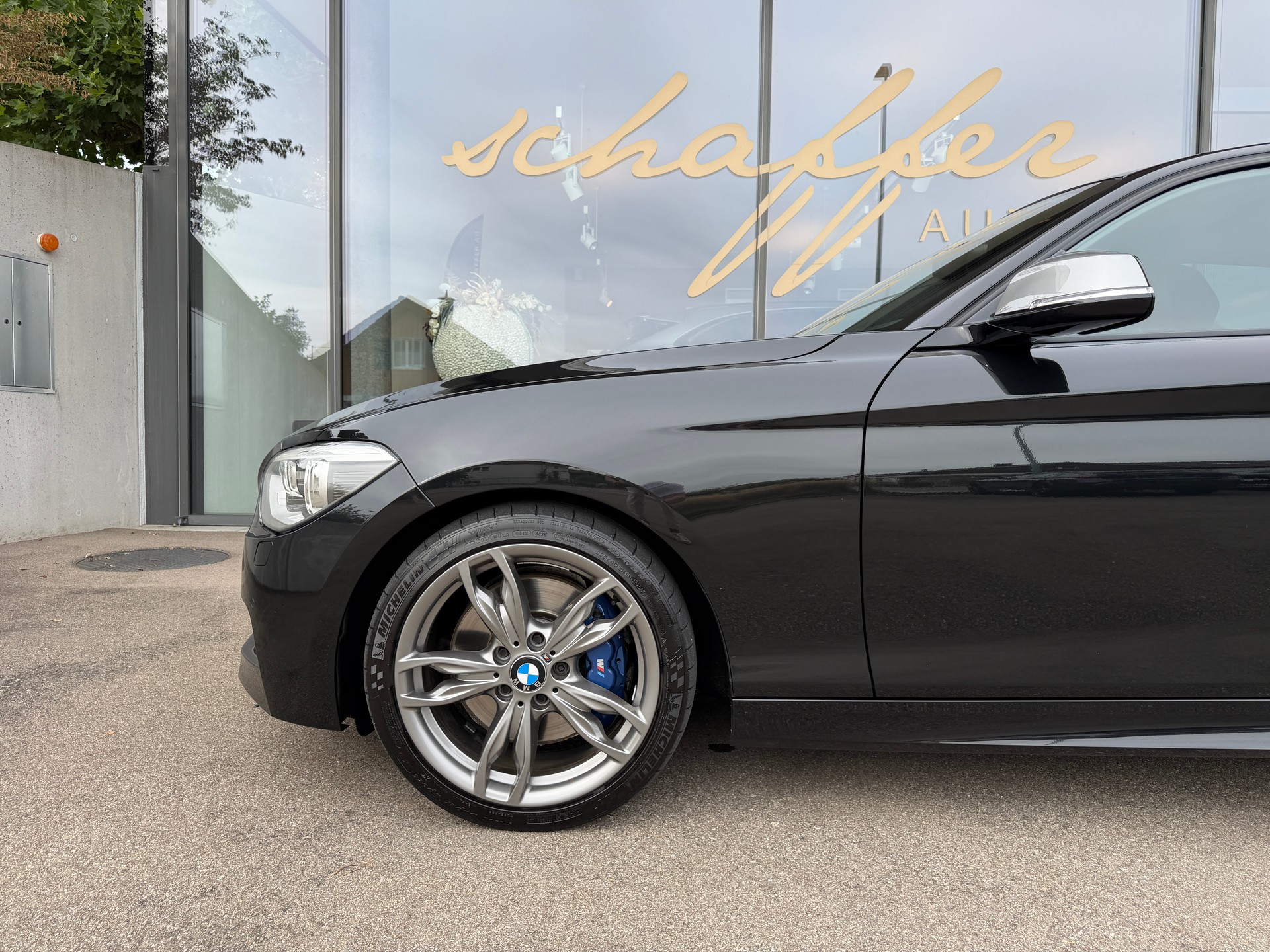 BMW M135i xDrive Steptronic-image-5