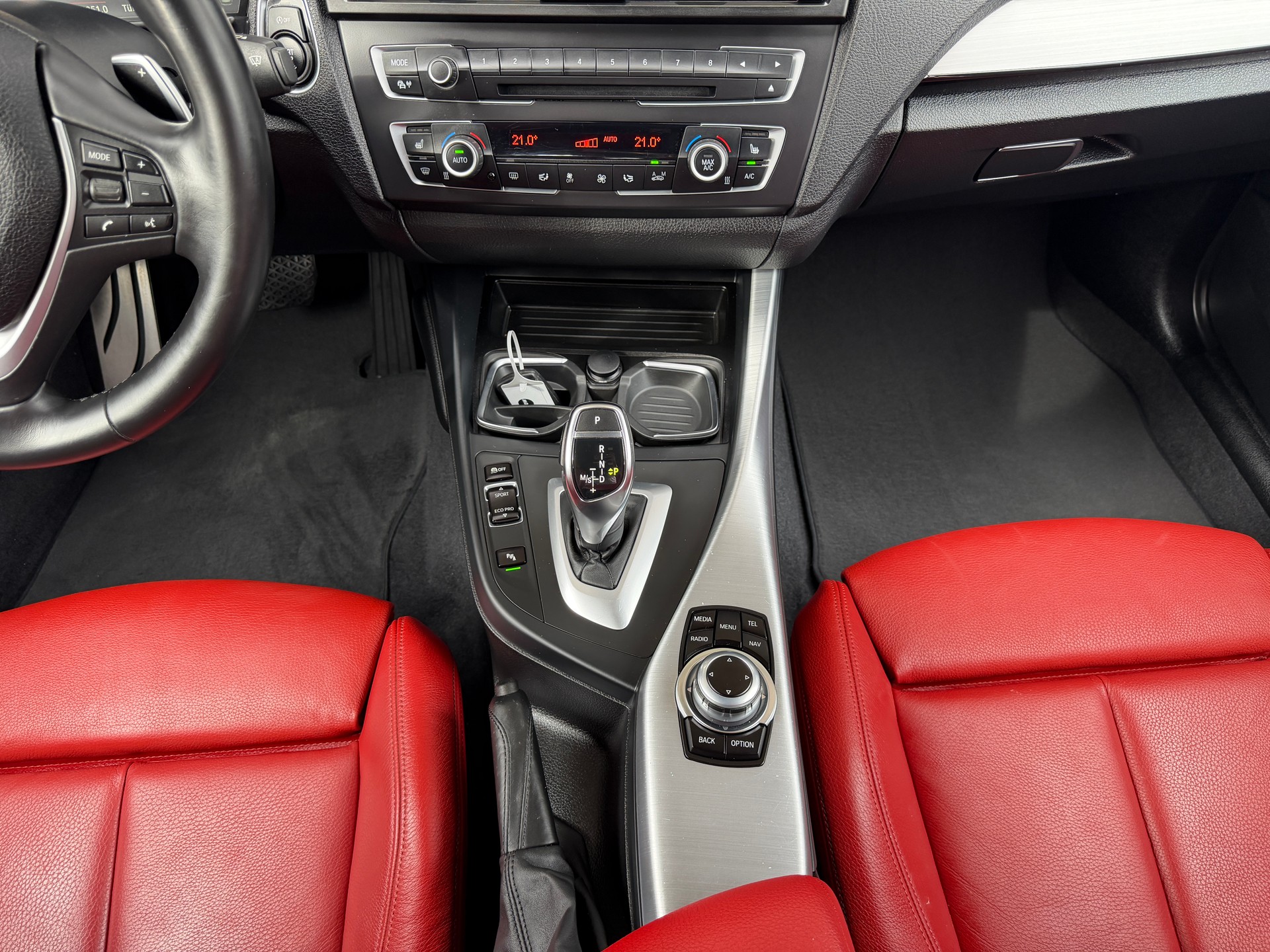 BMW M135i xDrive Steptronic-image-19
