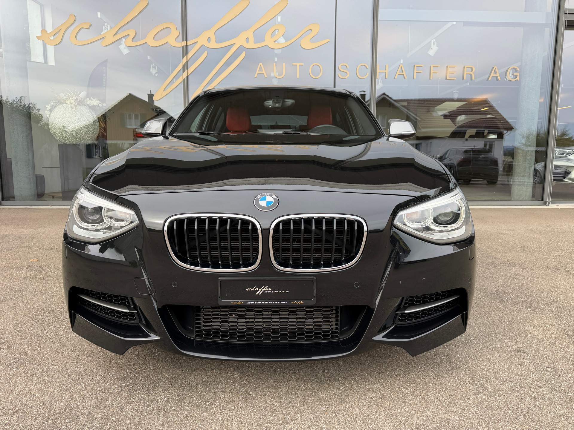 BMW M135i xDrive Steptronic-image-2