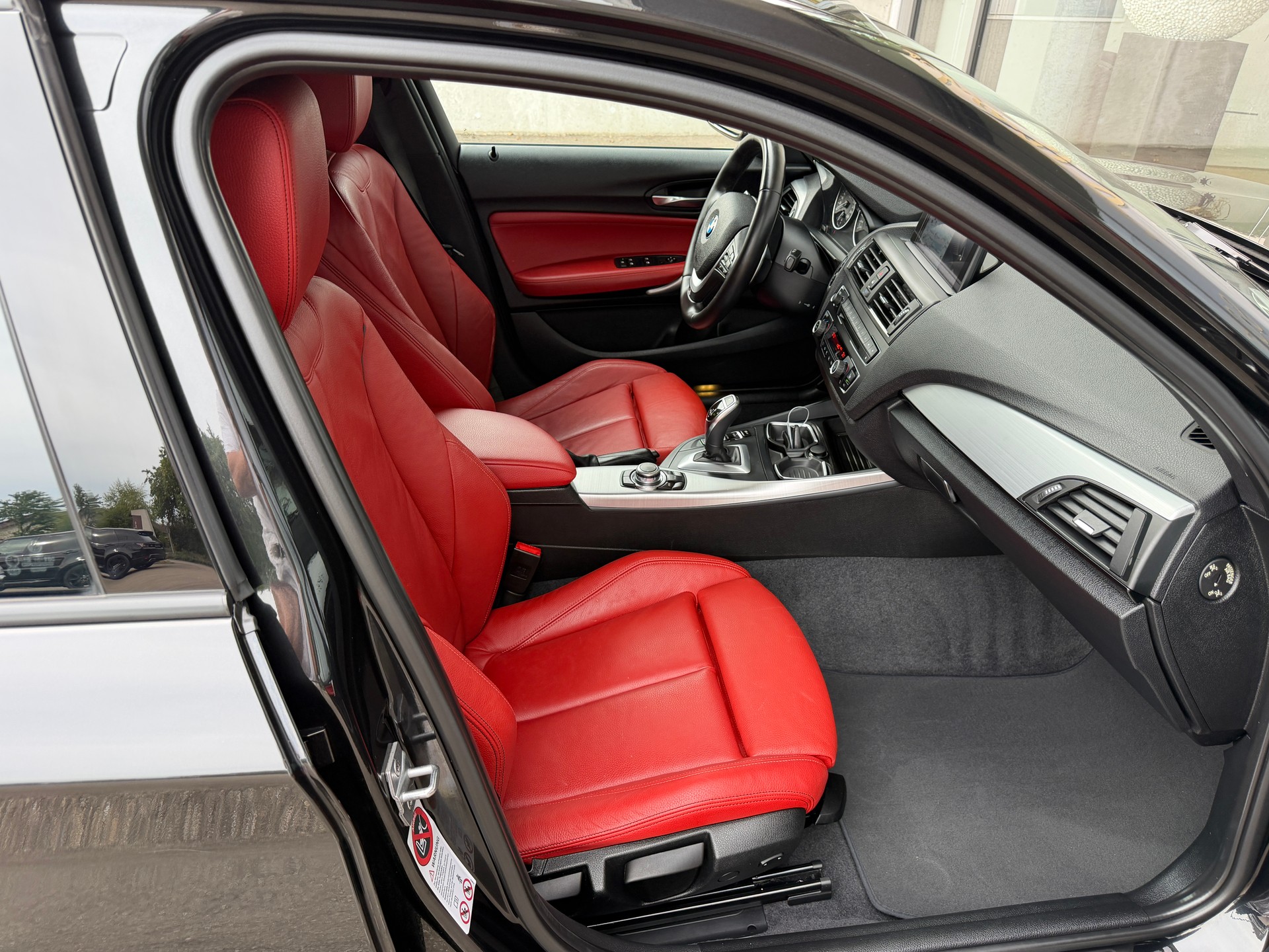 BMW M135i xDrive Steptronic-image-13