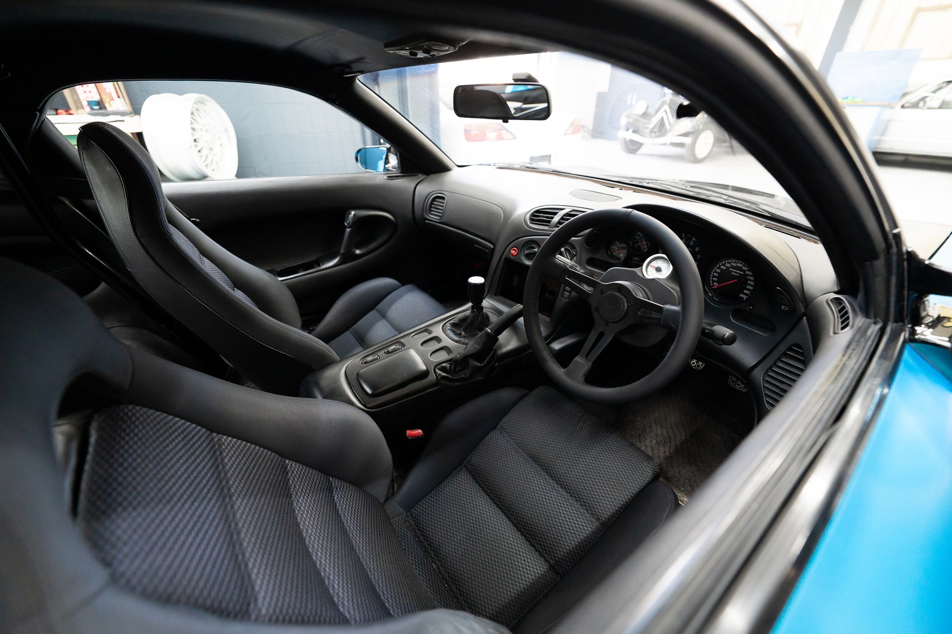 MAZDA RX-7 2.6 Twin Turbo-image-10