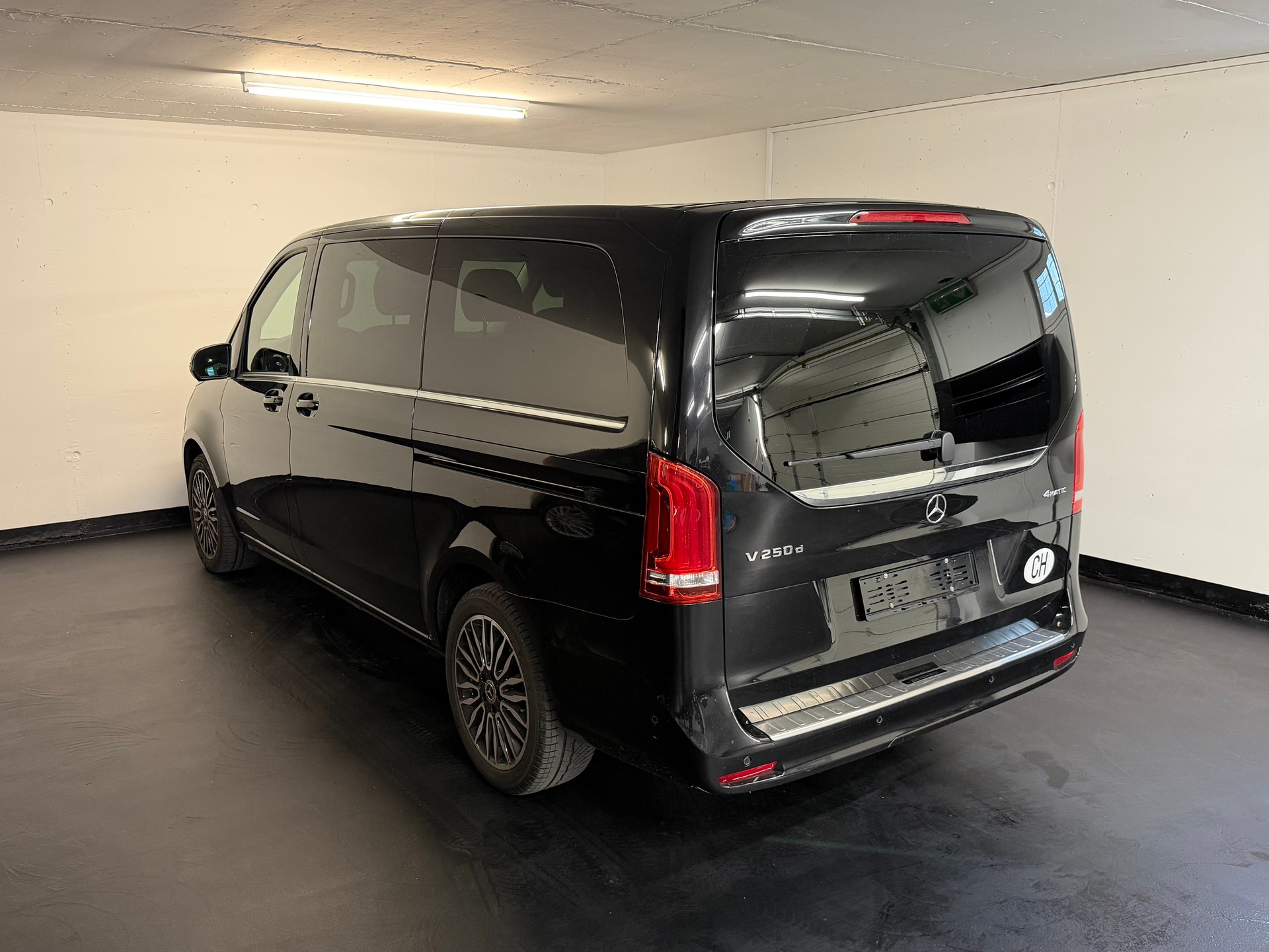 MERCEDES-BENZ V 250 d lang Avantgarde 4Matic G-Tronic-image-3