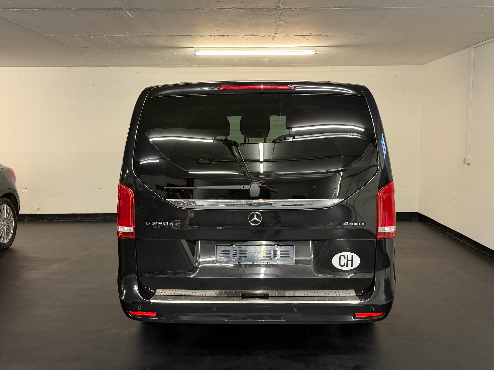 MERCEDES-BENZ V 250 d lang Avantgarde 4Matic G-Tronic-image-2
