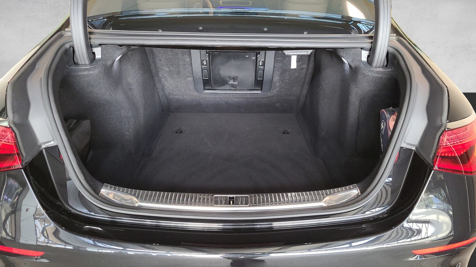 MERCEDES-BENZ S 580 V8 AMG Line 4M lang V223-image-13