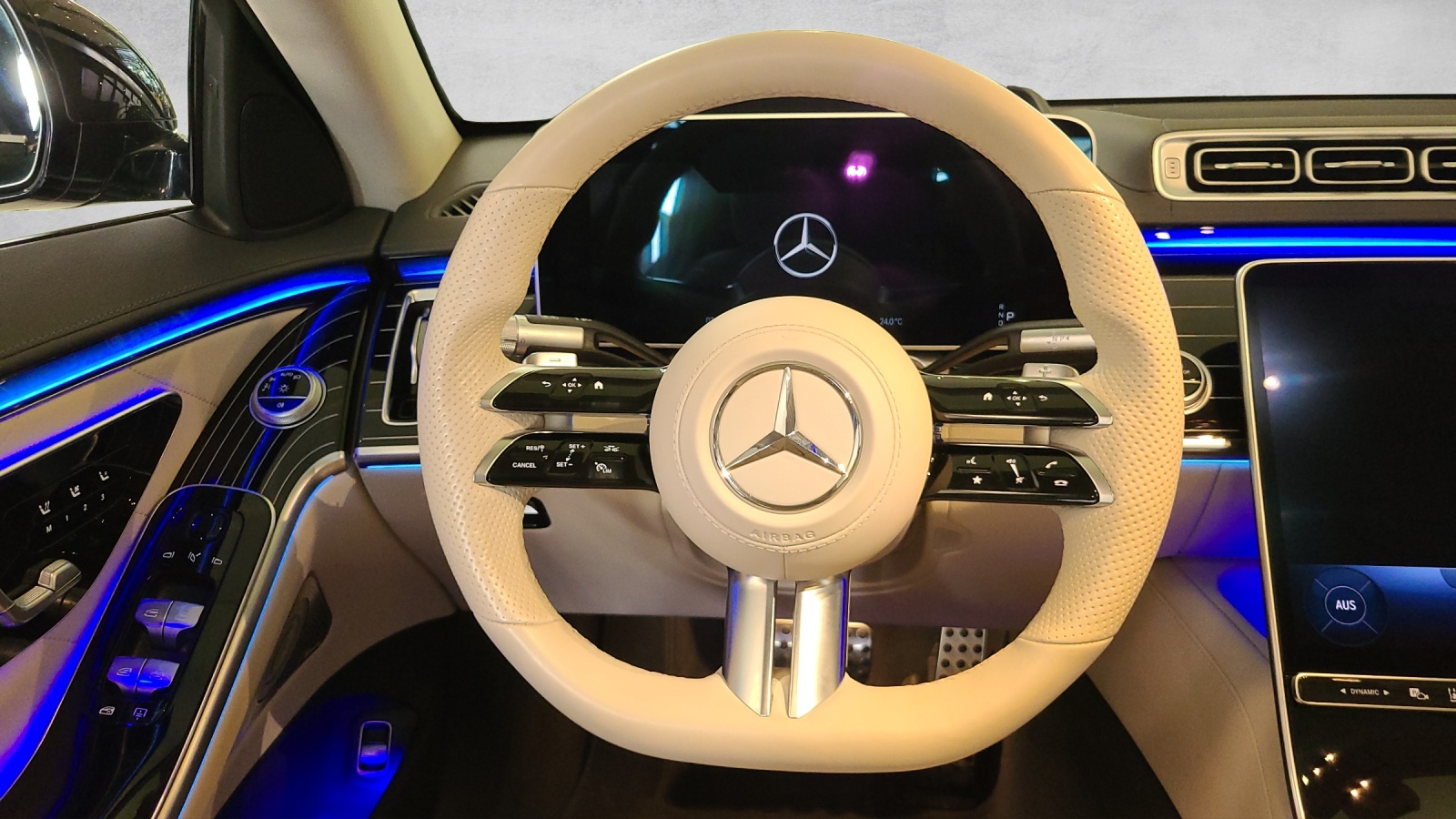 MERCEDES-BENZ S 580 V8 AMG Line 4M lang V223-image-11