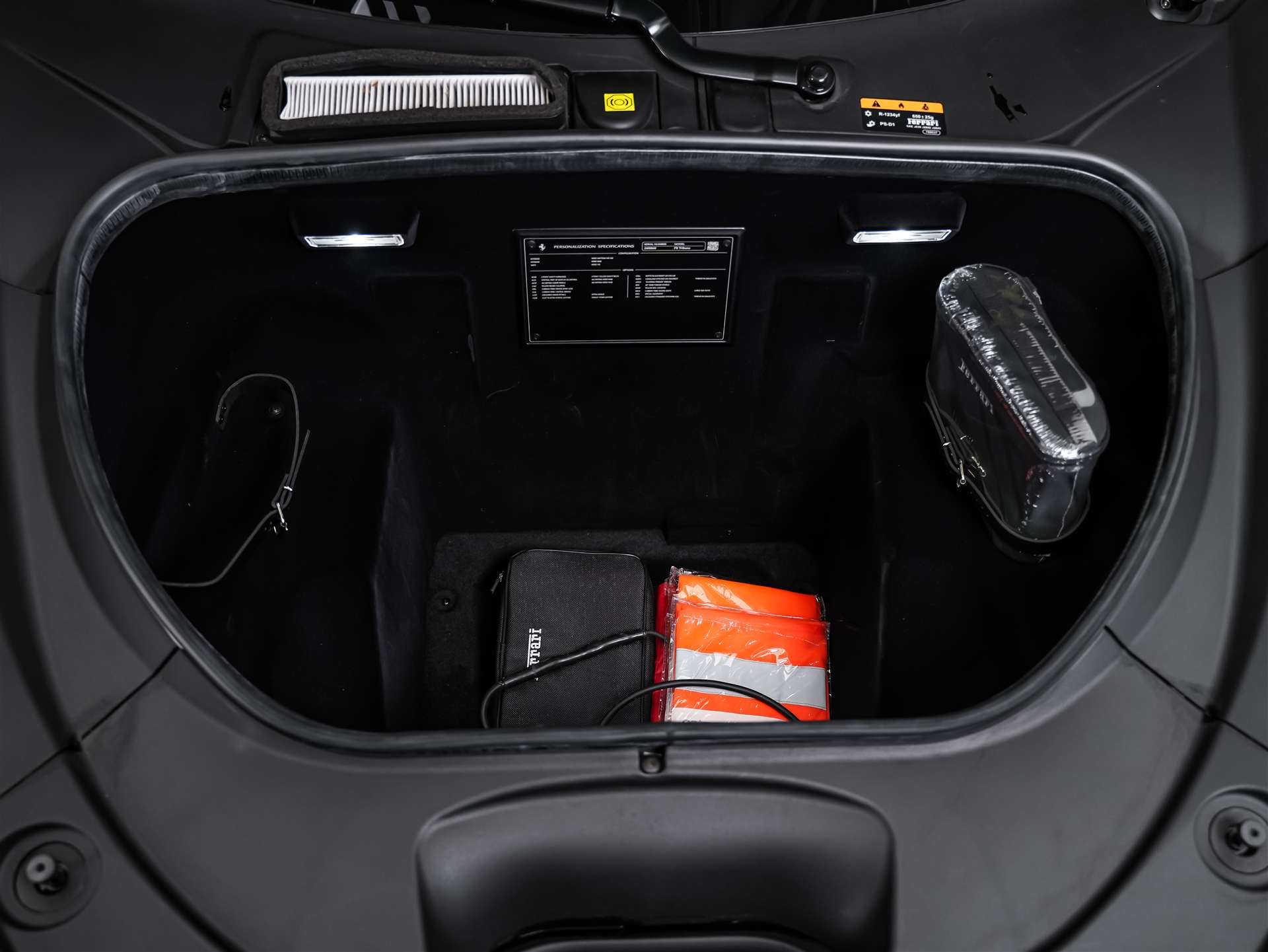 FERRARI F8 Tributo *Schalensitze*Keramik*Carbon*-image-43