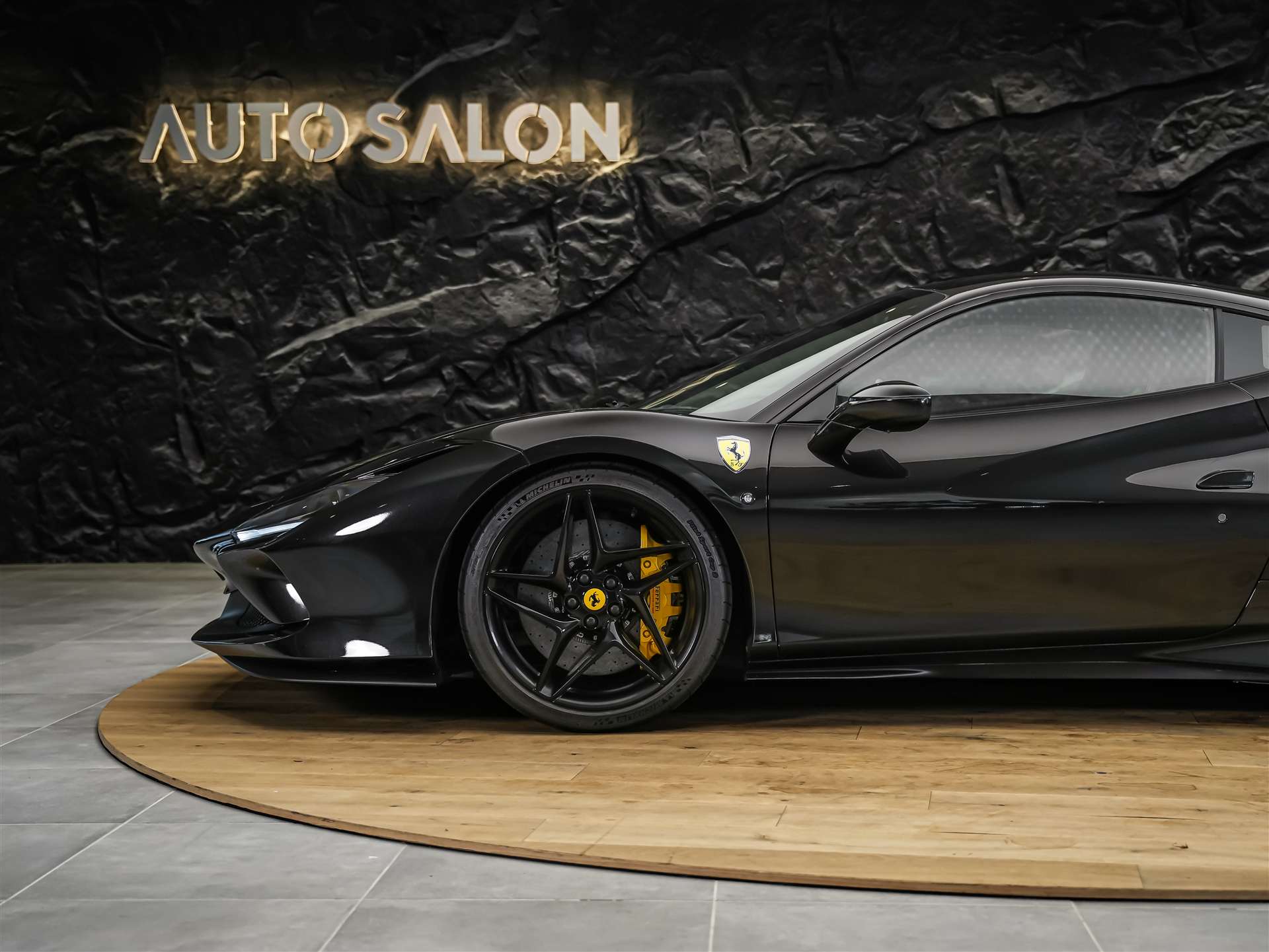FERRARI F8 Tributo *Schalensitze*Keramik*Carbon*-image-13