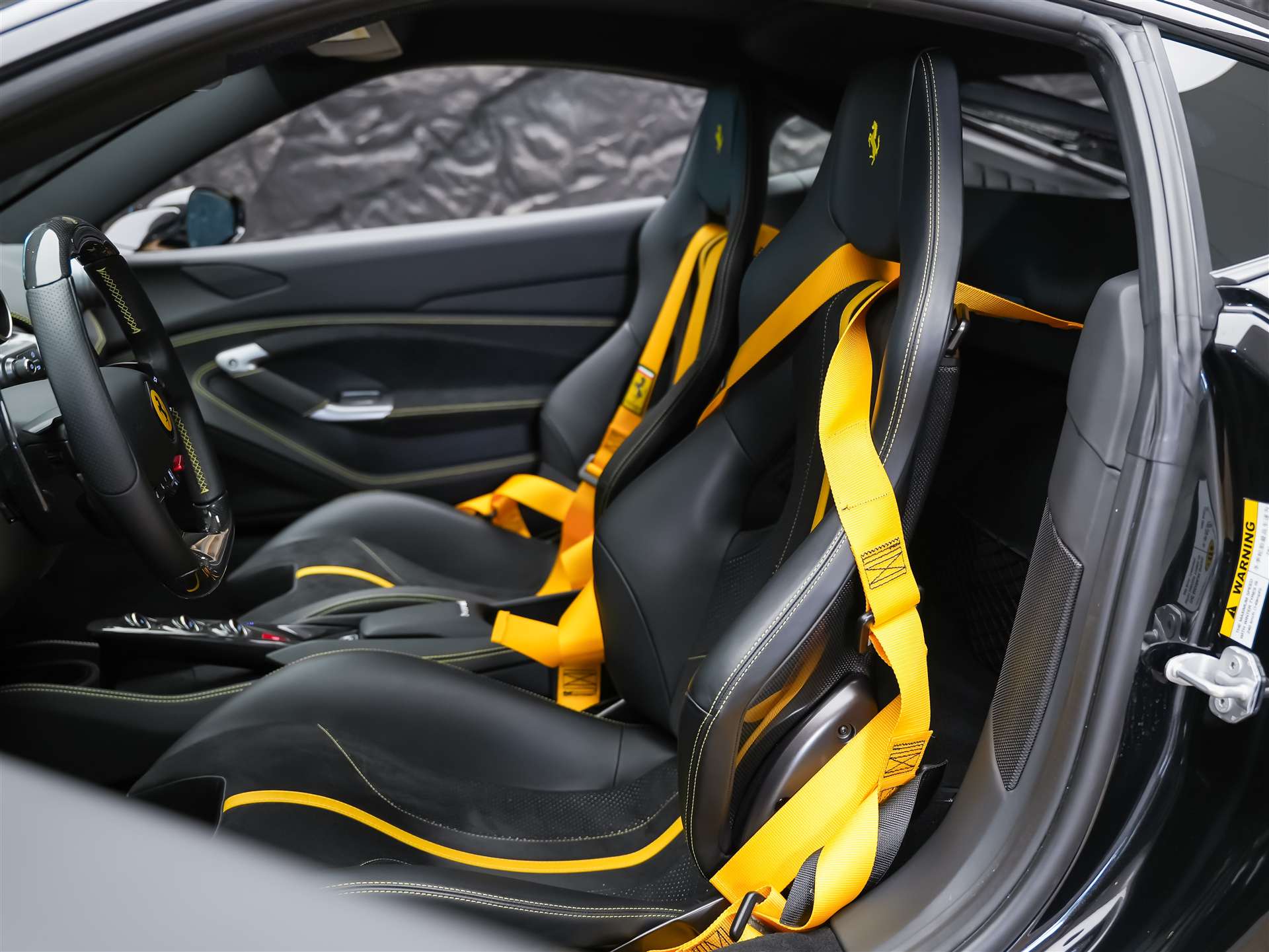 FERRARI F8 Tributo *Schalensitze*Keramik*Carbon*-image-8