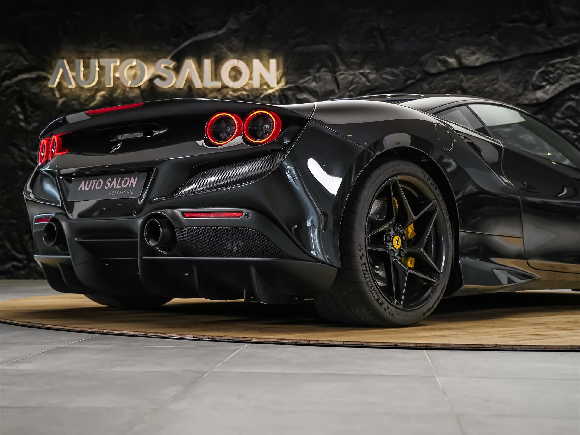 FERRARI F8 Tributo *Schalensitze*Keramik*Carbon*-image-17