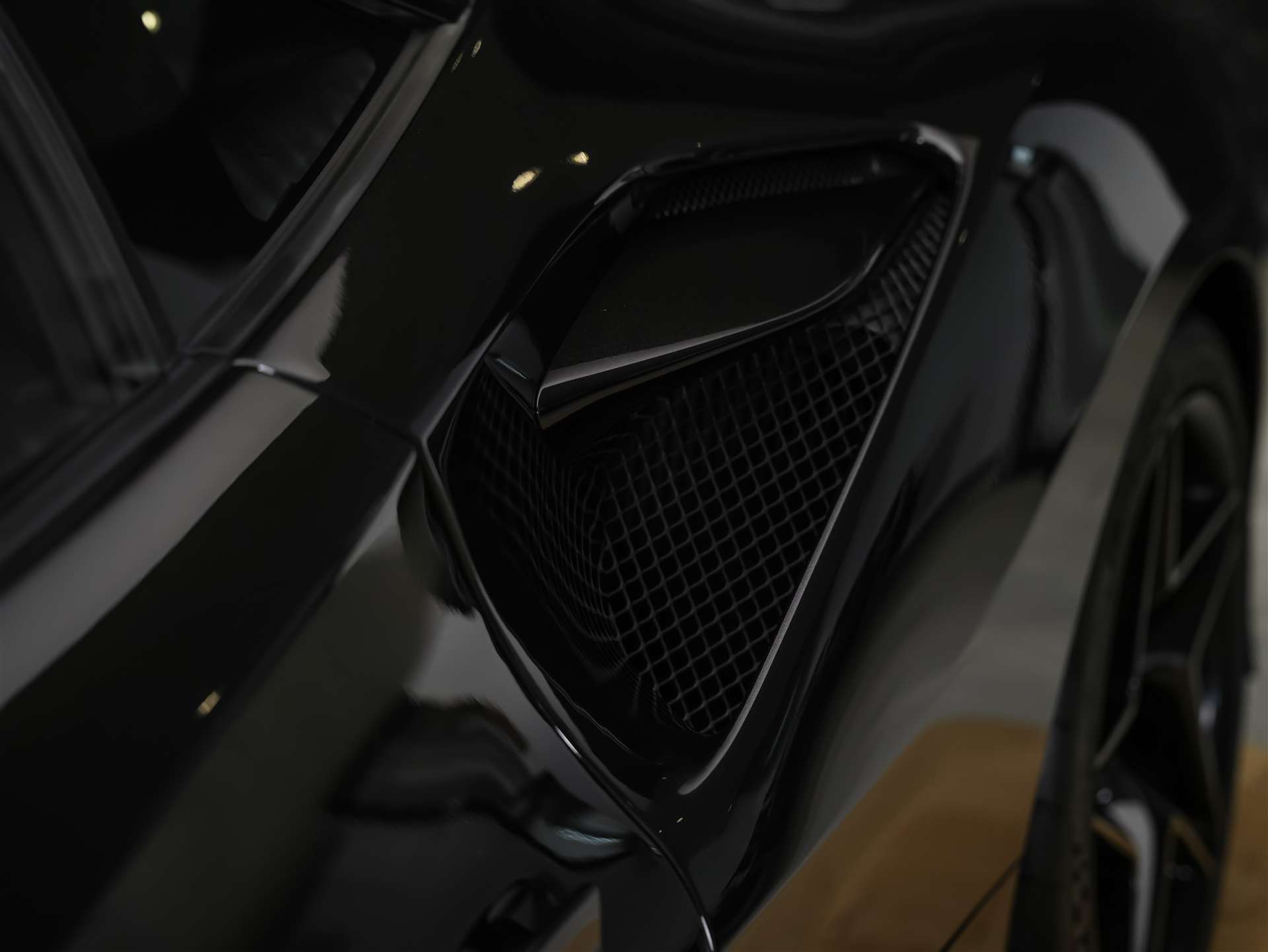 FERRARI F8 Tributo *Schalensitze*Keramik*Carbon*-image-21