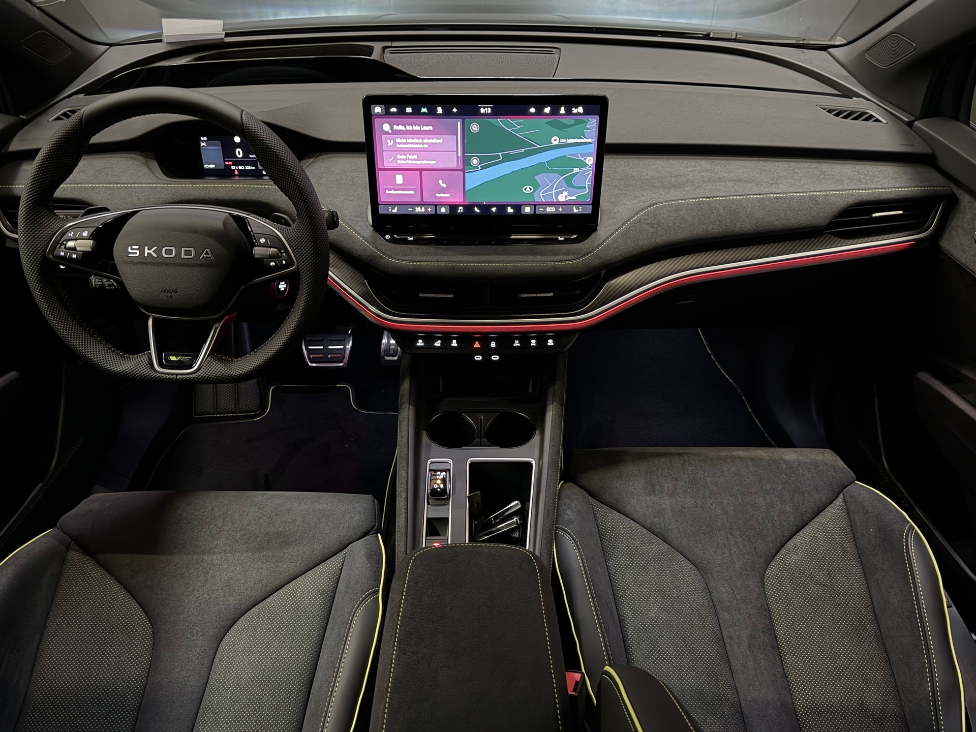 SKODA Elroq RS 4x4-image-16