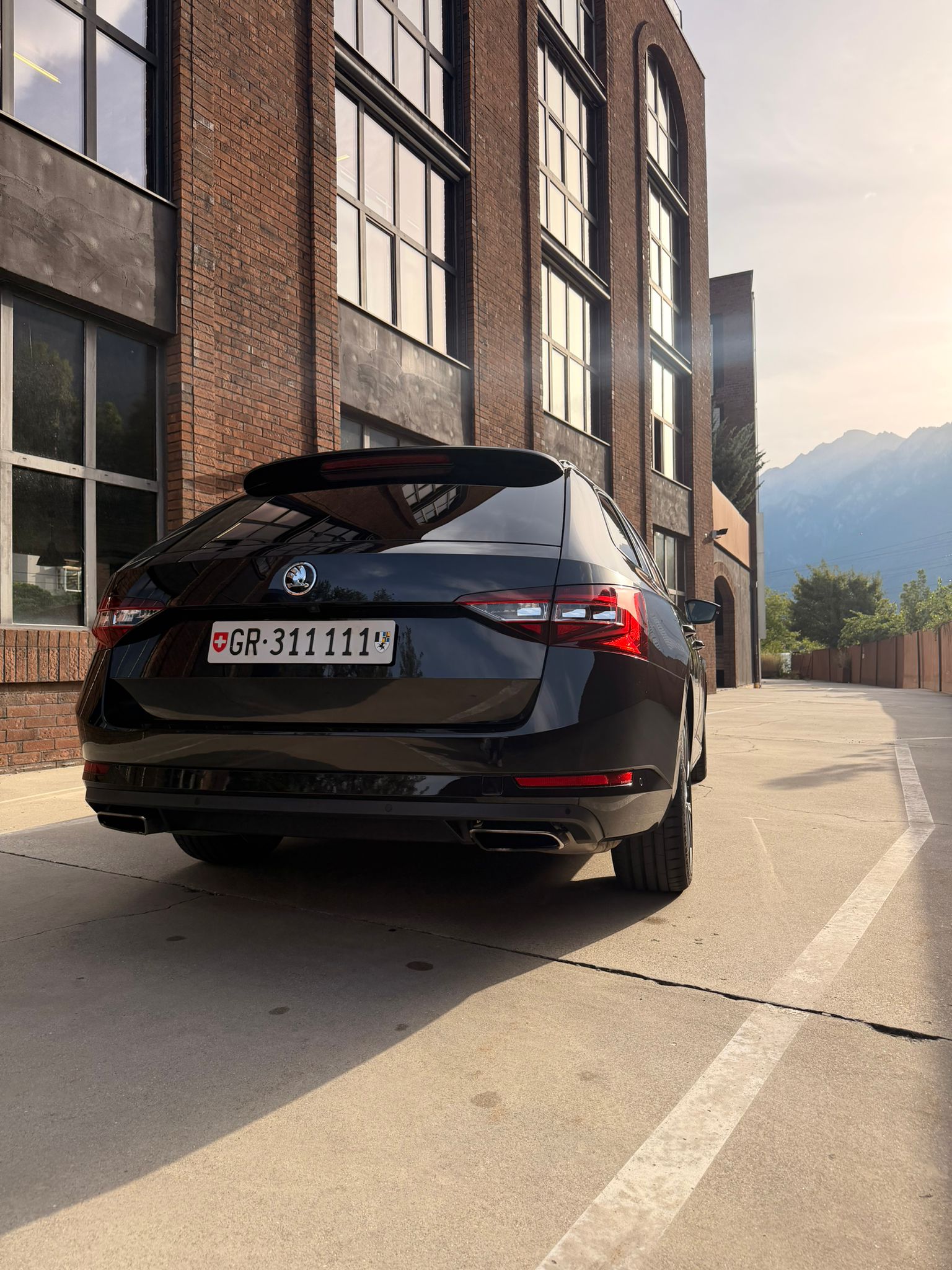 SKODA 2.0 TSI 280 SportLine+ 4x4 DSG-image-2