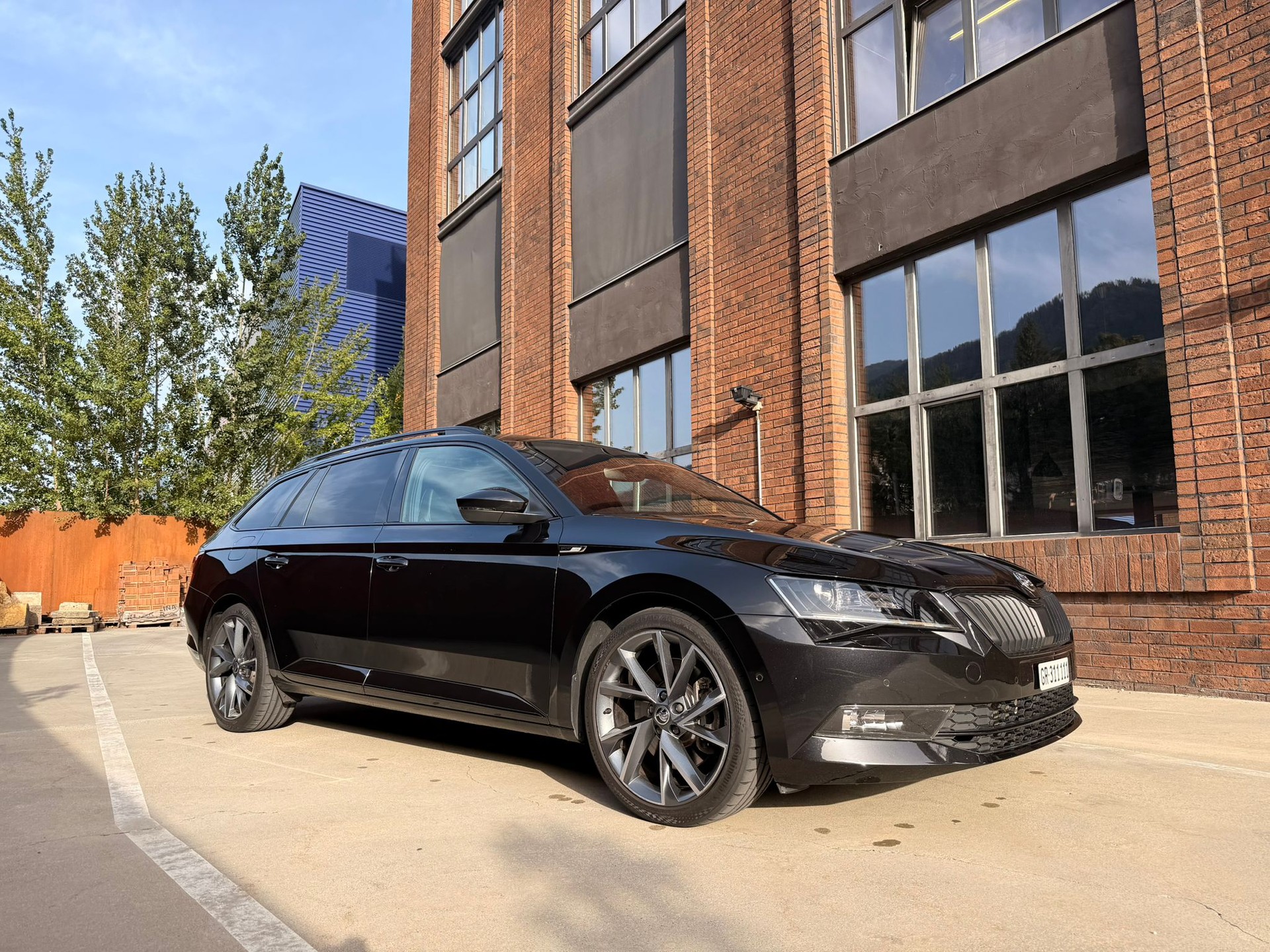 SKODA 2.0 TSI 280 SportLine+ 4x4 DSG-image-1