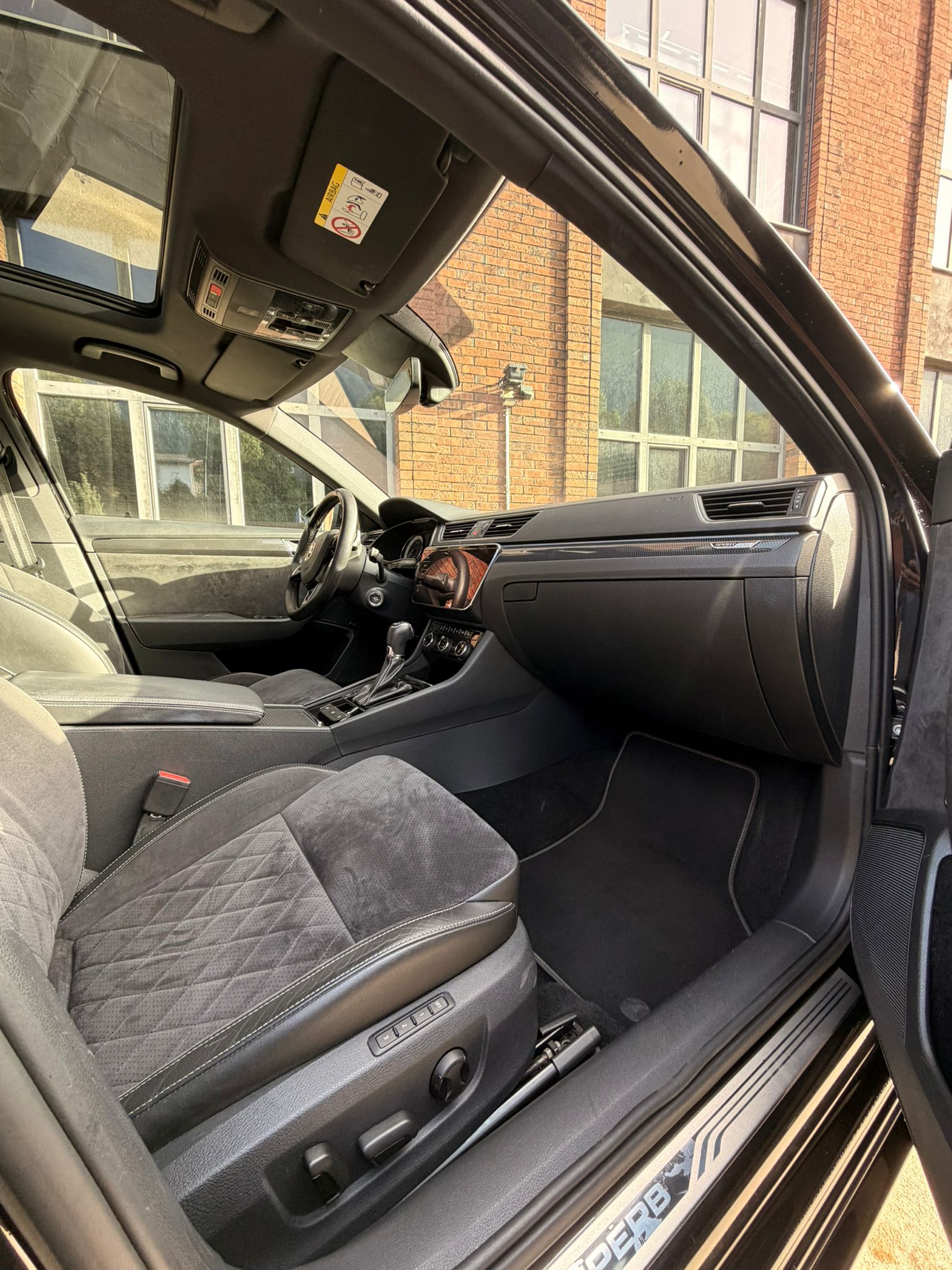 SKODA 2.0 TSI 280 SportLine+ 4x4 DSG-image-5