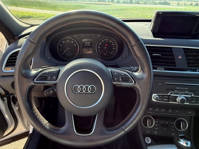 AUDI Q3 2.0 TFSI sport quattro S-tronic-image-14