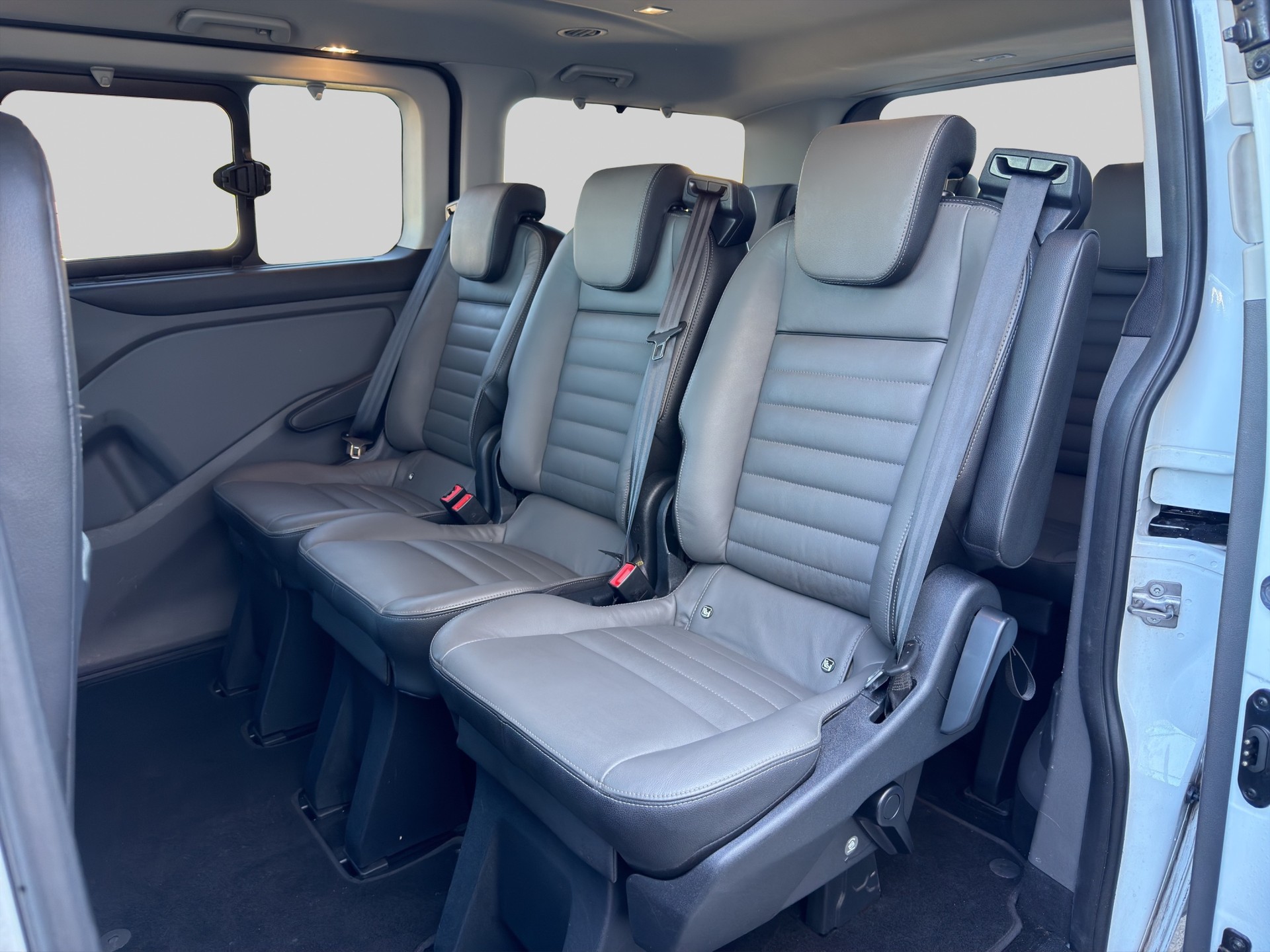 FORD Tourneo Custom 310 L1H1 Titanium SelectShift A-image-12