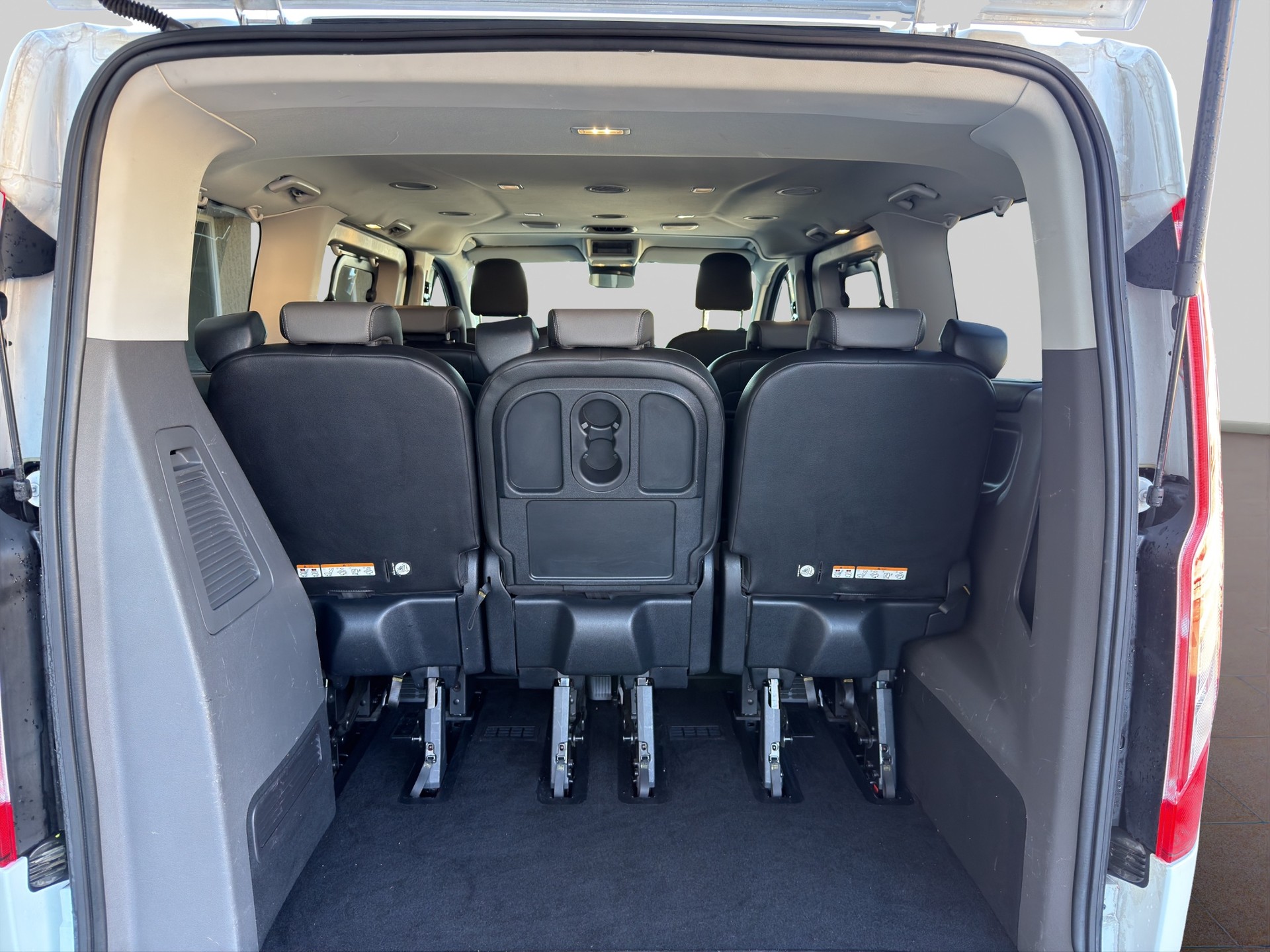 FORD Tourneo Custom 310 L1H1 Titanium SelectShift A-image-14