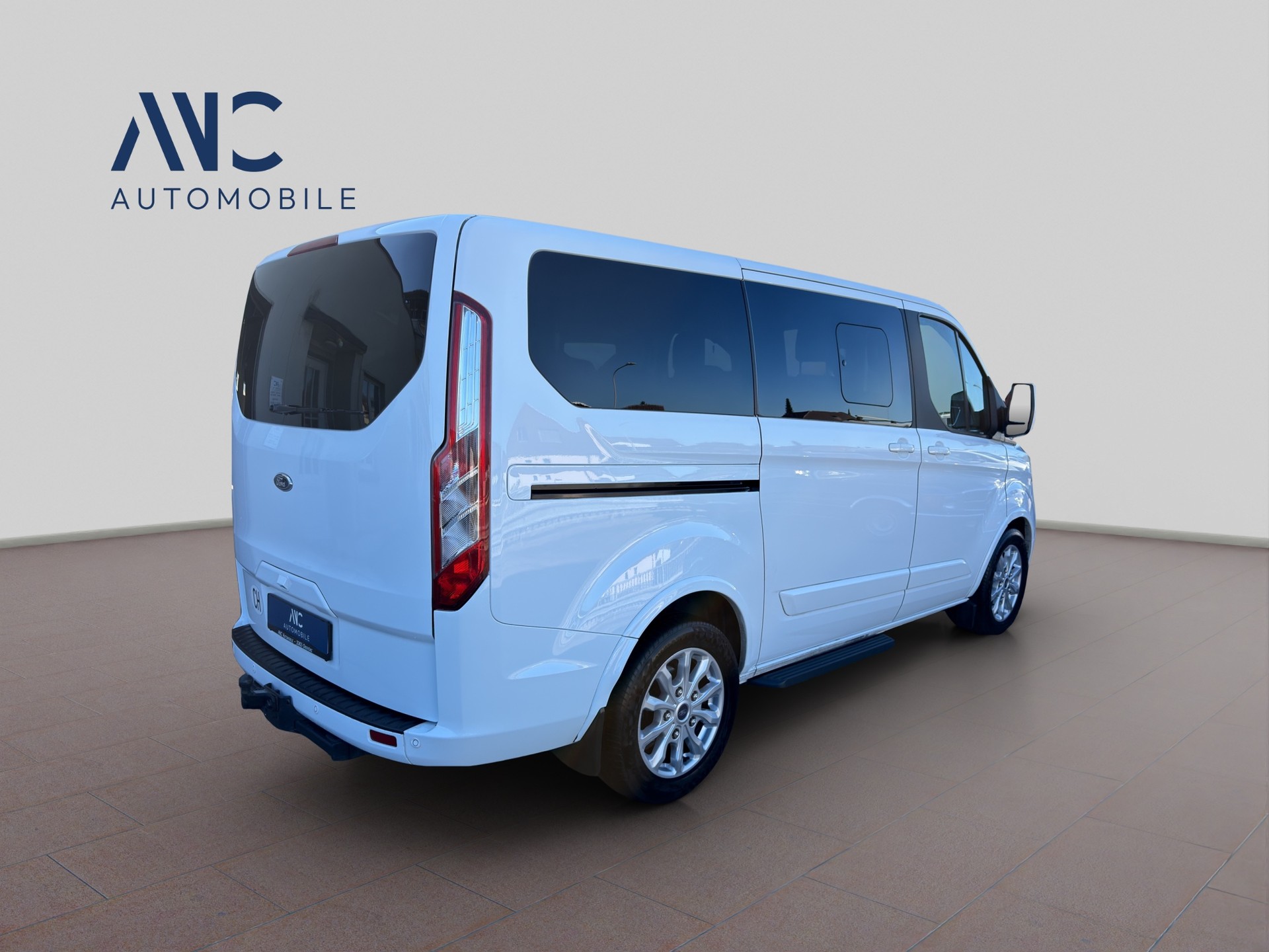 FORD Tourneo Custom 310 L1H1 Titanium SelectShift A-image-4