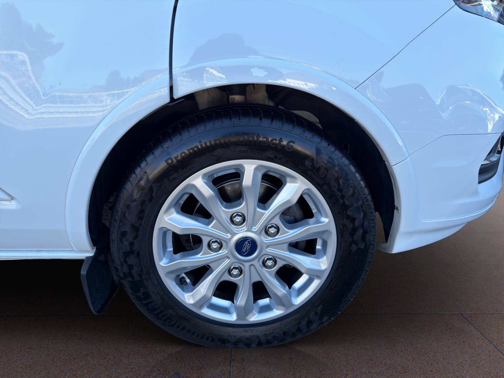 FORD Tourneo Custom 310 L1H1 Titanium SelectShift A-image-6