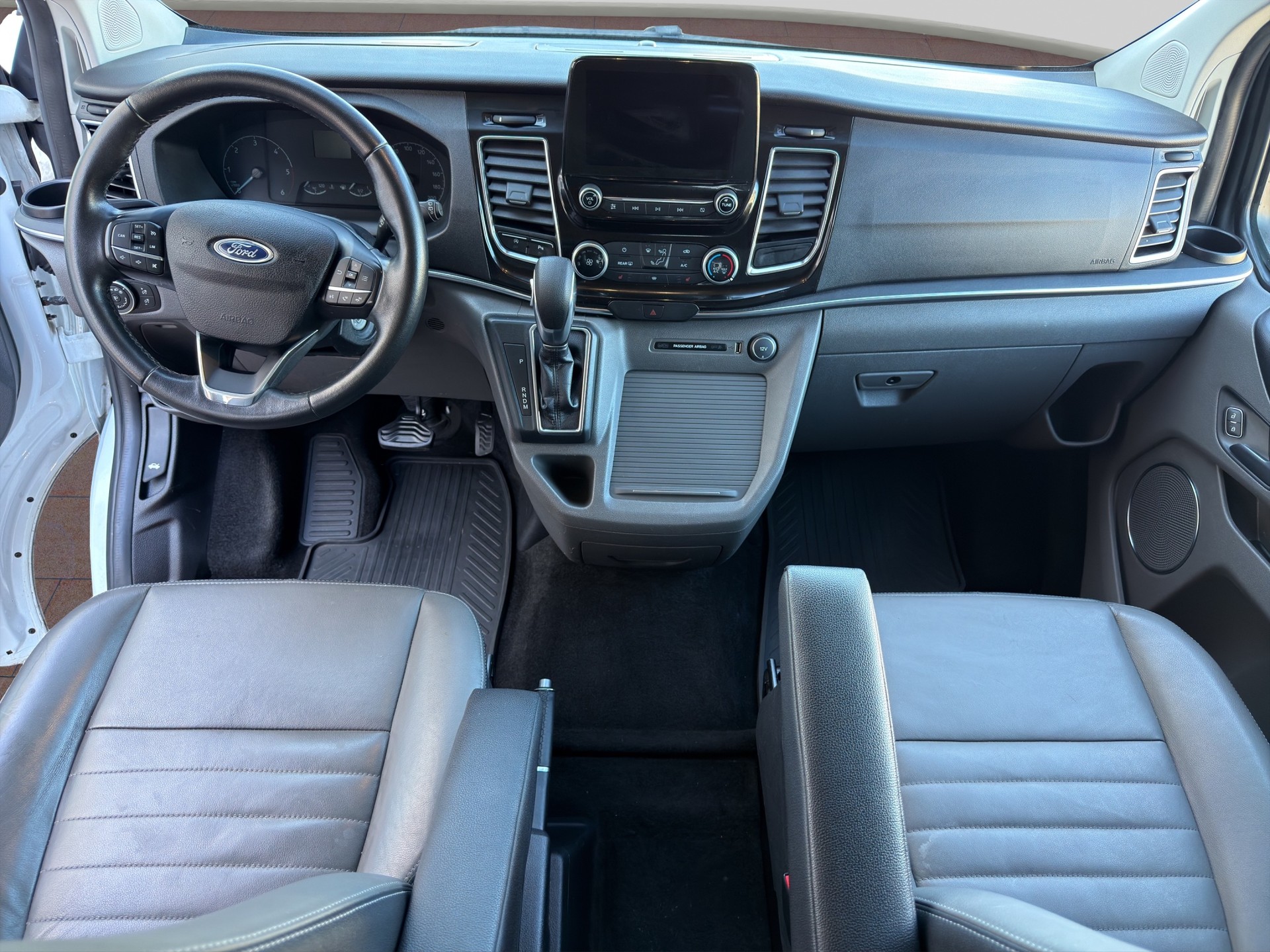 FORD Tourneo Custom 310 L1H1 Titanium SelectShift A-image-7