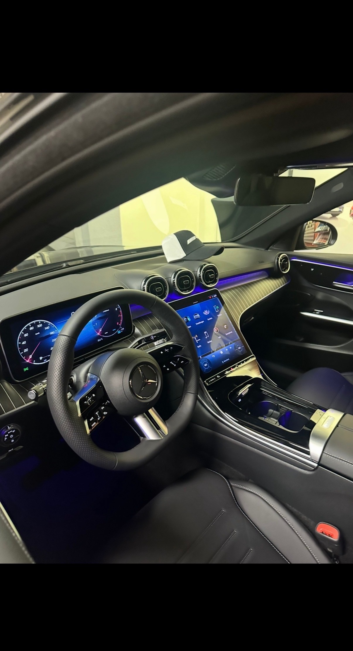 MERCEDES-BENZ C 300 AMG Line 4matic-image-2