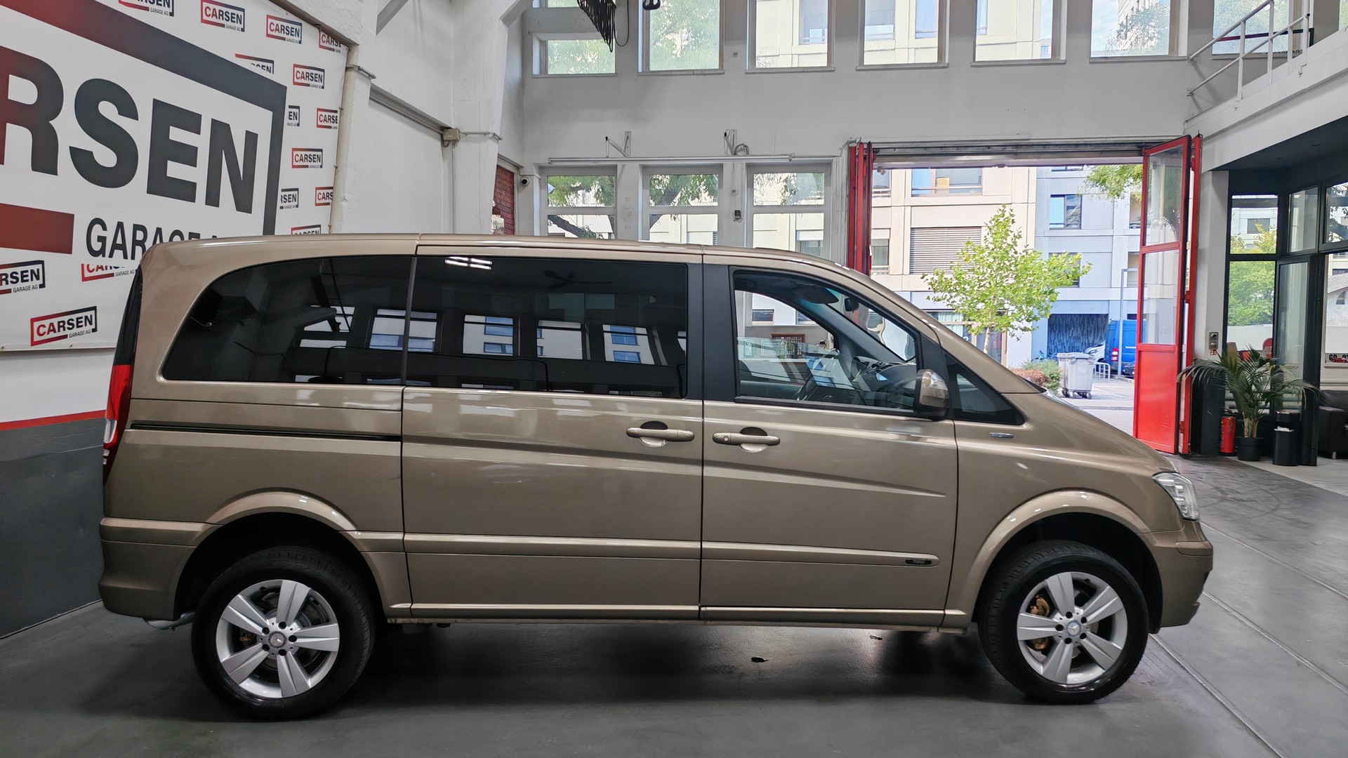 MERCEDES-BENZ Viano 2.2 CDI Blue Efficiency Trend 4Matic A-image-2