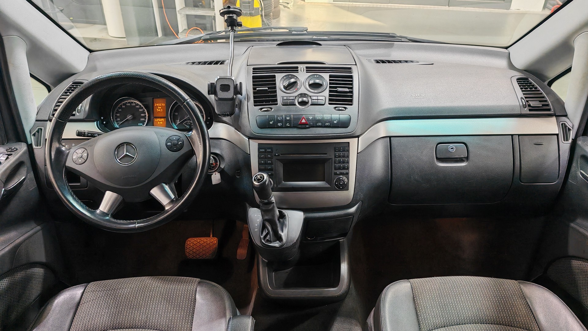 MERCEDES-BENZ Viano 2.2 CDI Blue Efficiency Trend 4Matic A-image-11