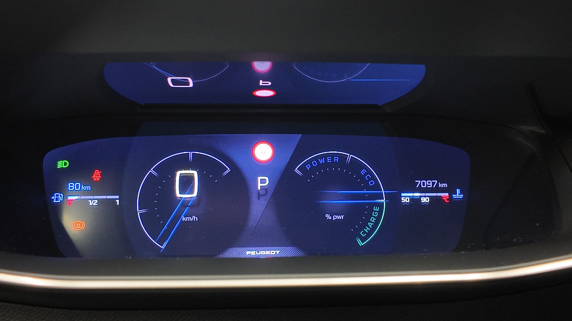 PEUGEOT PEUGEOT 2008 1.2 Hybrid 145 GT-image-25