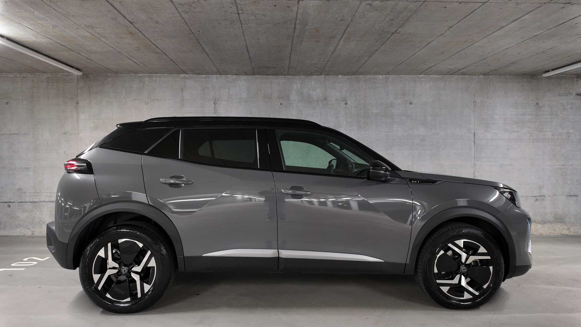PEUGEOT PEUGEOT 2008 1.2 Hybrid 145 GT-image-3