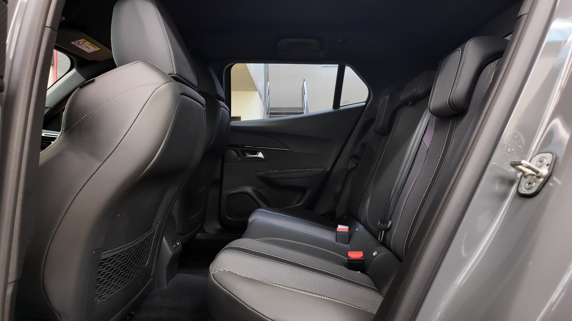 PEUGEOT PEUGEOT 2008 1.2 Hybrid 145 GT-image-19