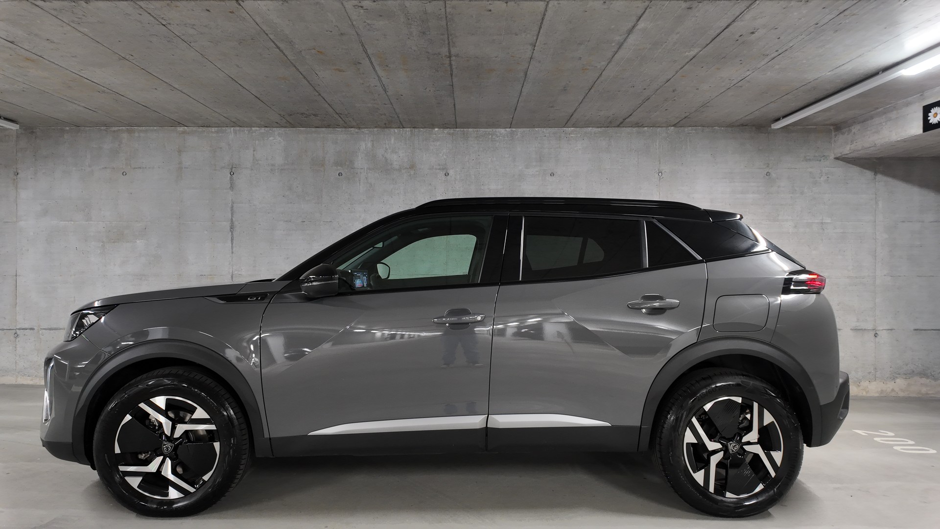 PEUGEOT PEUGEOT 2008 1.2 Hybrid 145 GT-image-2