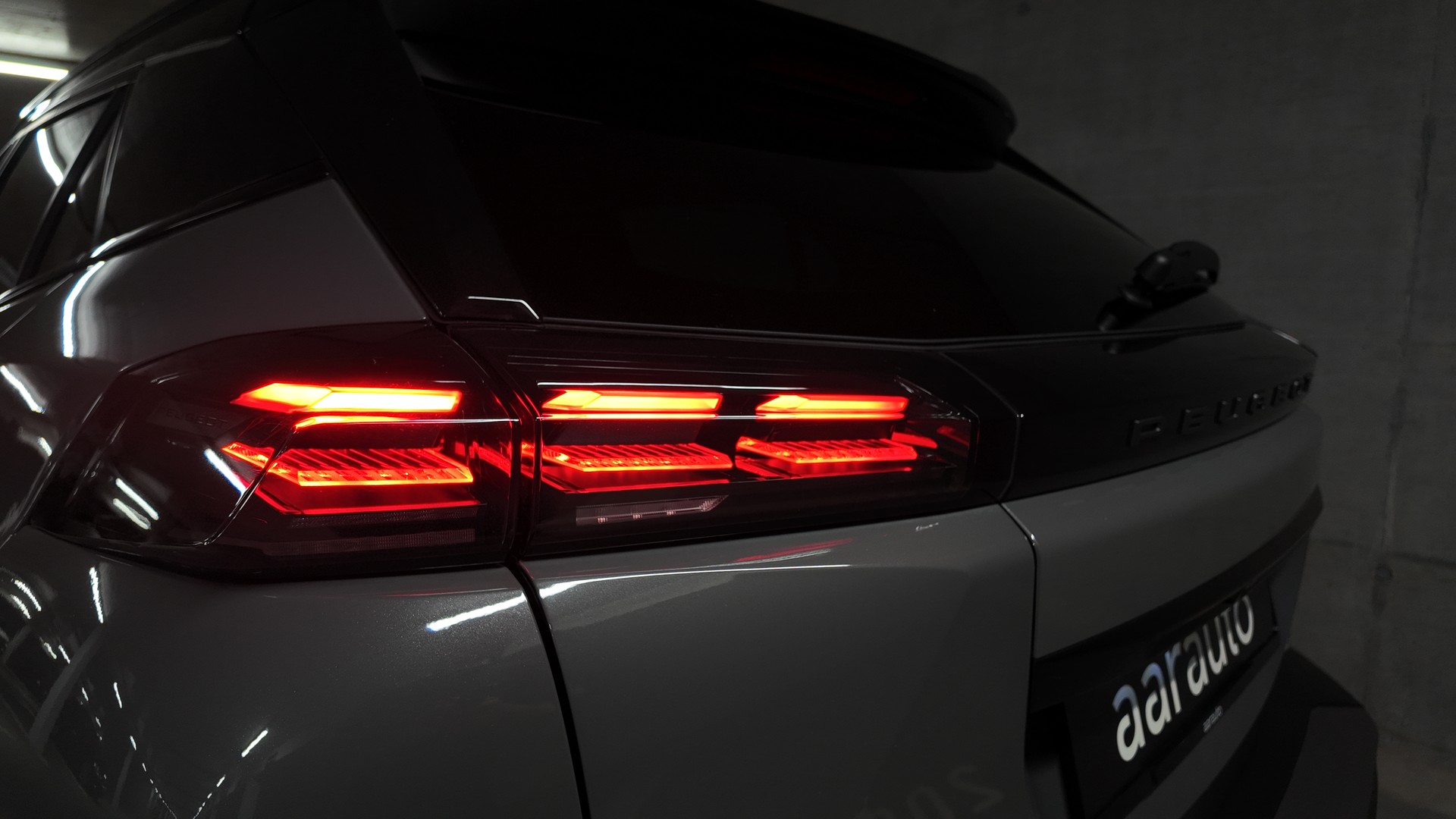 PEUGEOT PEUGEOT 2008 1.2 Hybrid 145 GT-image-7