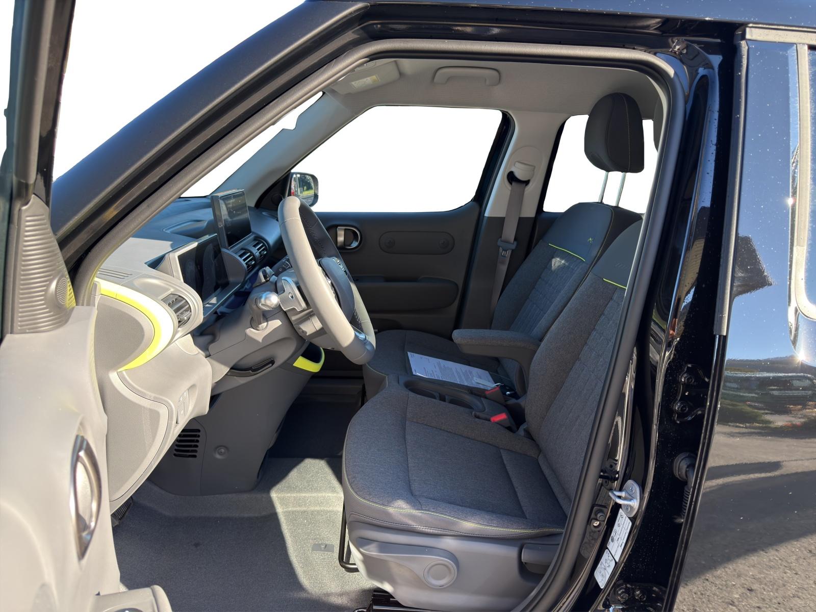 HYUNDAI Inster 49 kWh Electric Vertex Cross-image-5