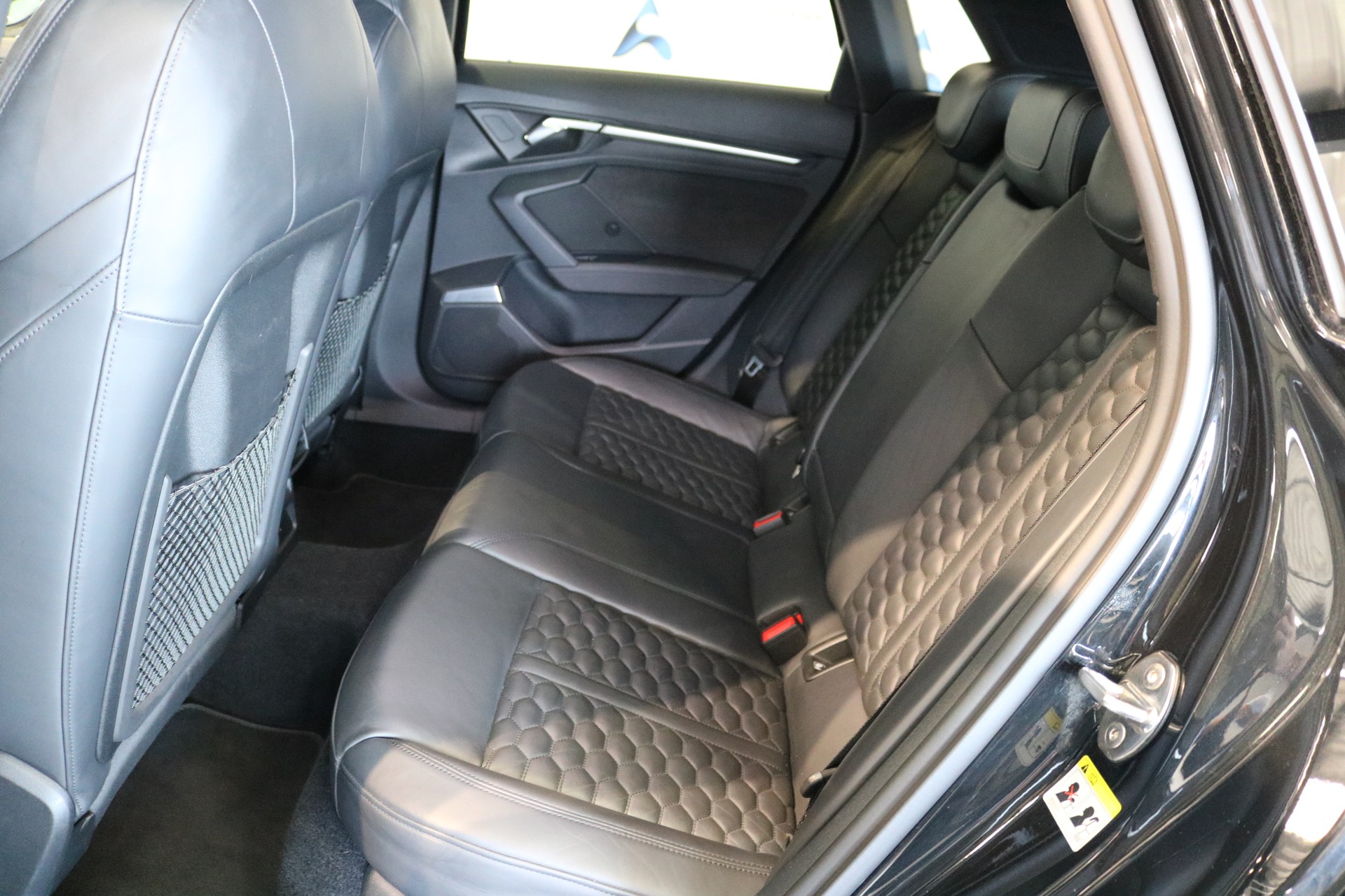 AUDI RS3 Sportback 2.5 TSI quattro S-tronic-image-41